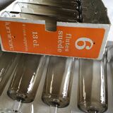12 flutes a champagne modele suede chez Lumirac en verre fumé