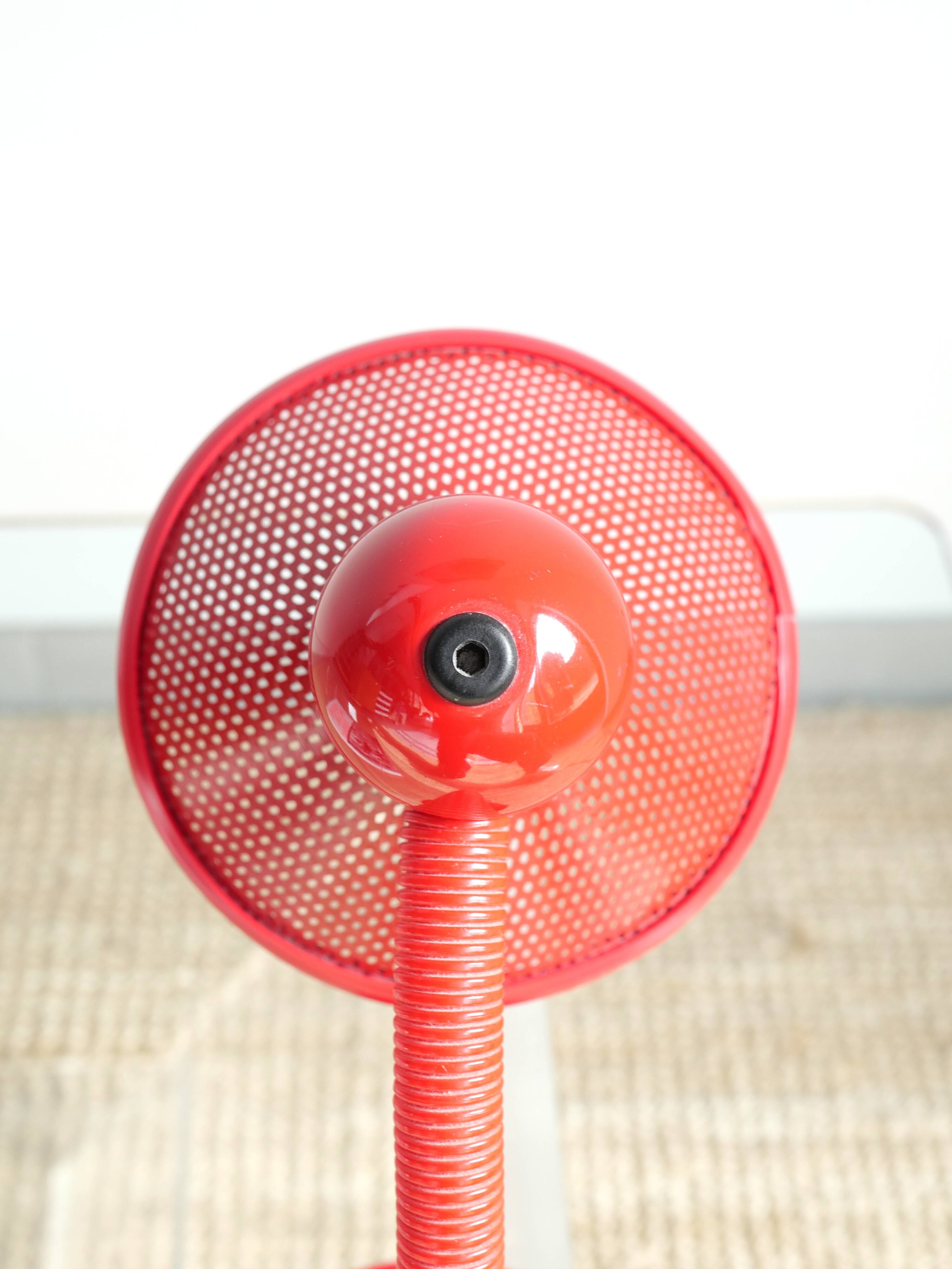Lampe de bureau laquée rouge - Massive Belgique