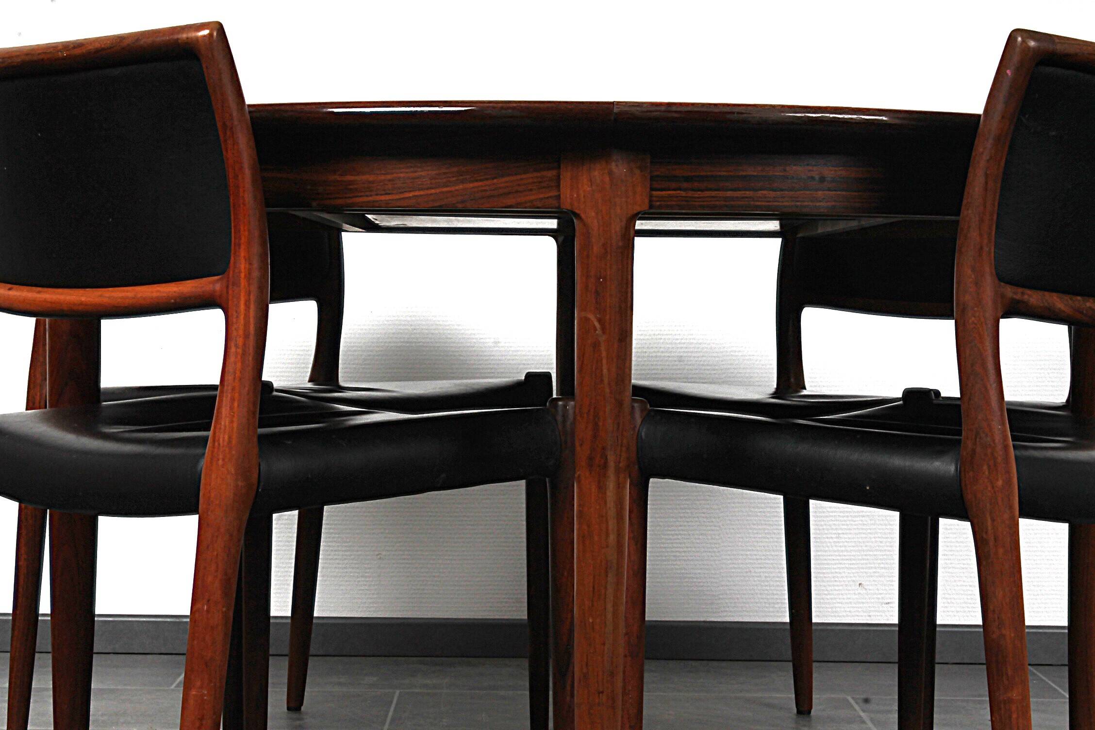 Table et chaises en palissandre Møller modèle 80 par Niels Otto (NO) Møller pour JL Møllers, années 1960, ensemble de 5.