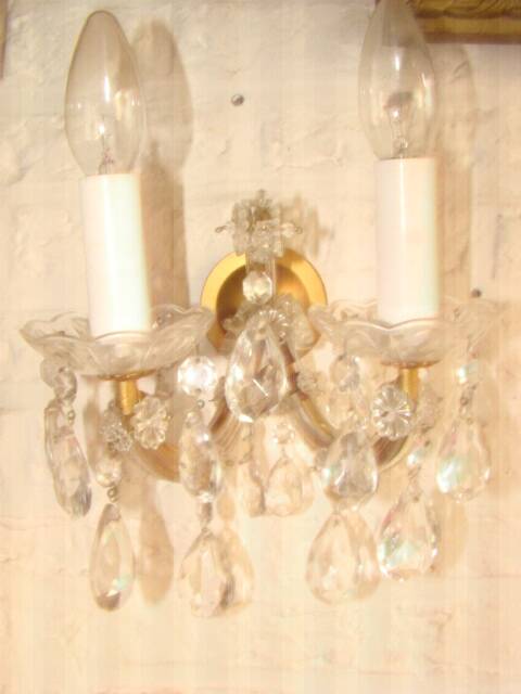 Crystal wall light with two arms from the 1960s.
