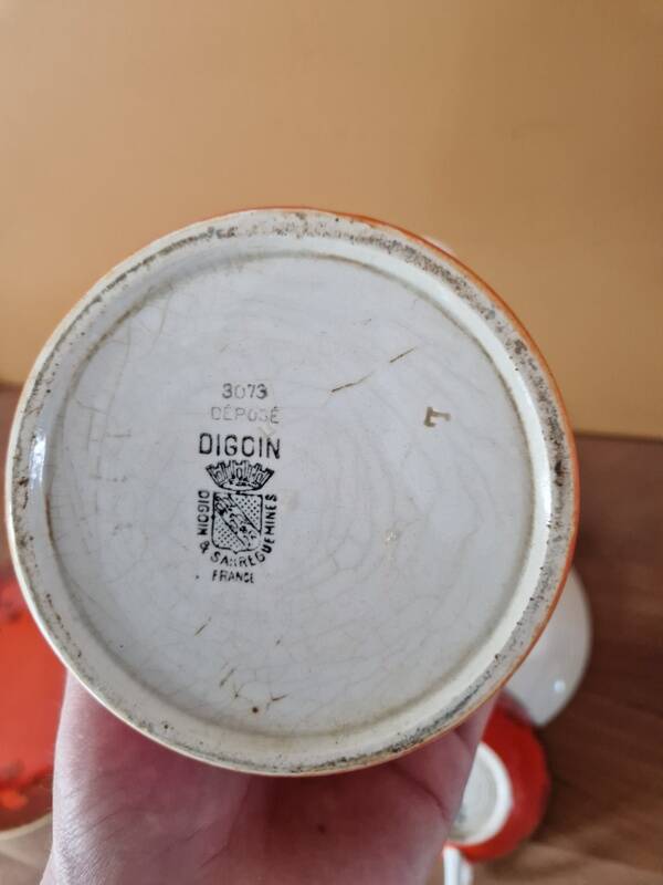 Digoin and Sarreguemines - Faience cup service in Art Nouveau style