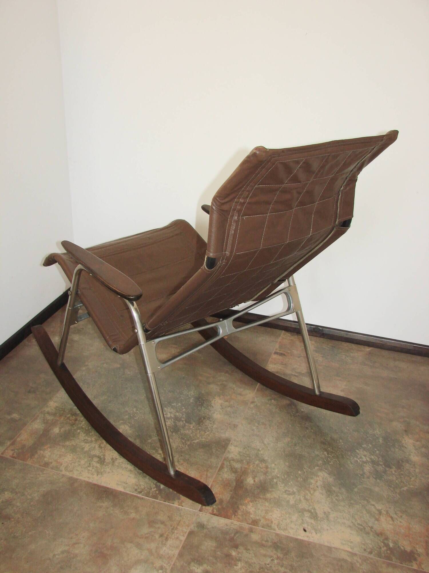 Folding rocking chair designed by Takeshi Nii, 1950s.