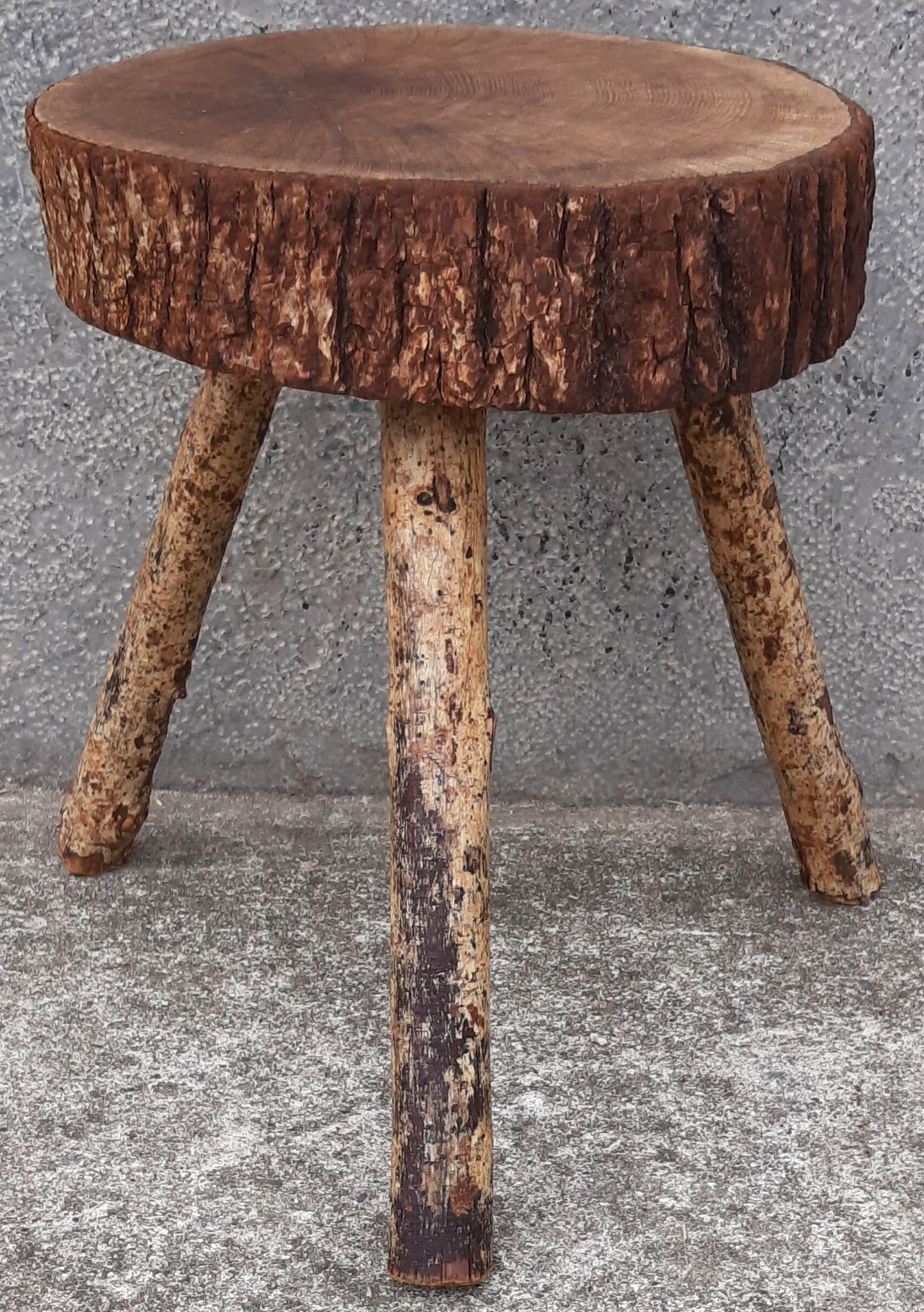 Tabouret bas brutaliste