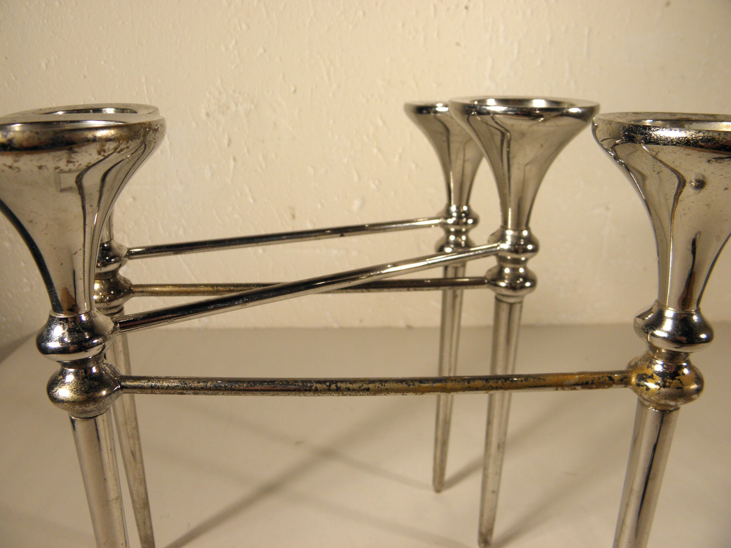 Design chandelier in silver metal