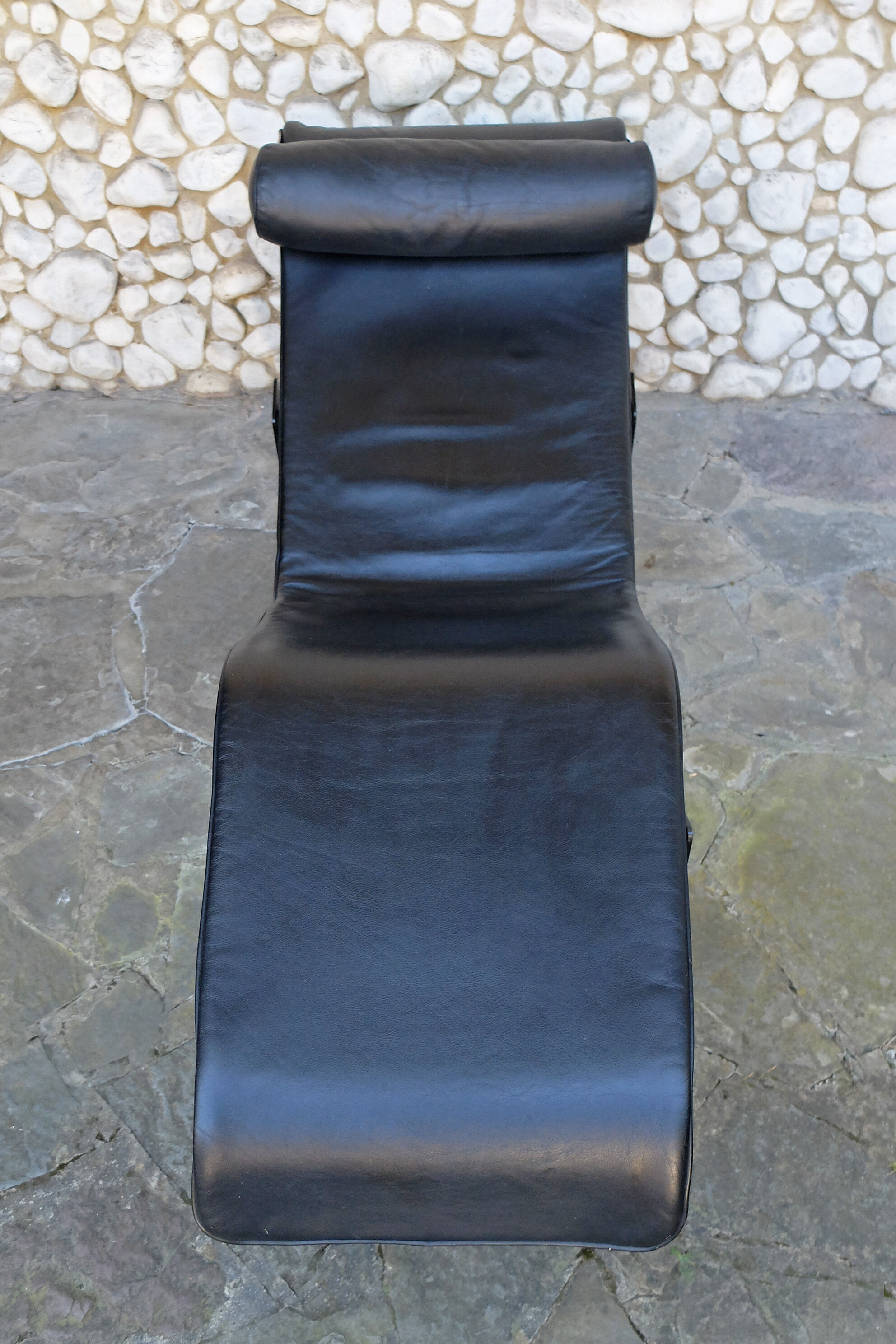 Chaise-longue LC4 par Le Corbusier Perriand Jeanneret pour Cassina