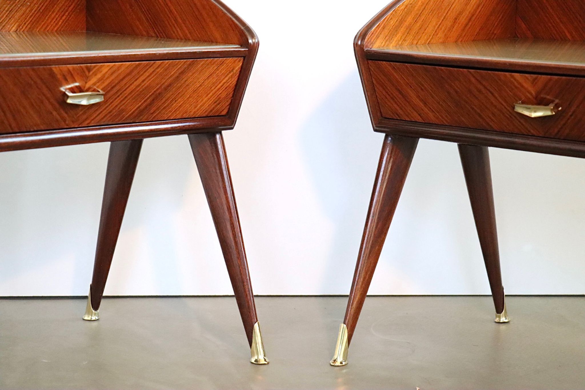 Paire de tables de nuit