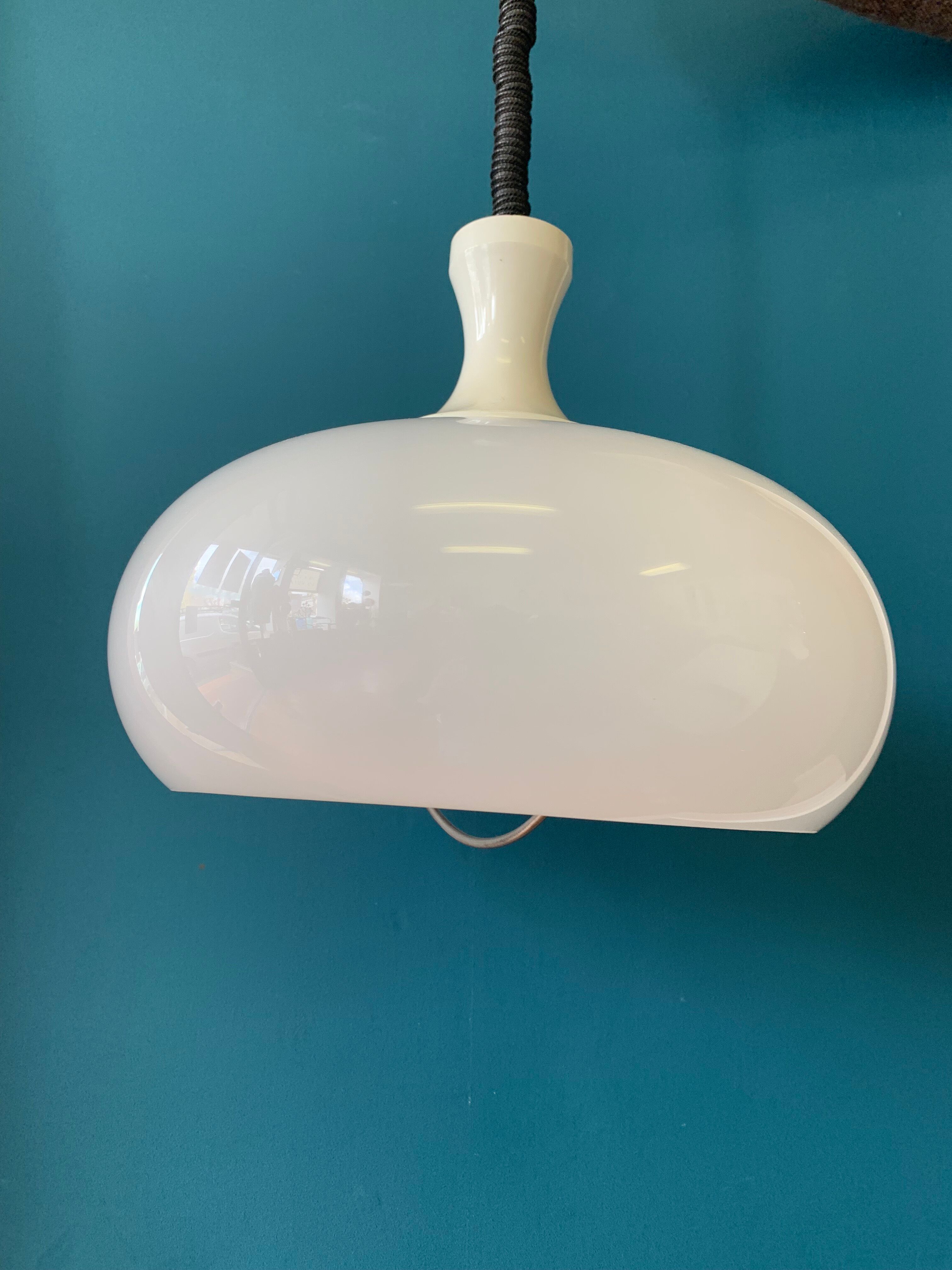 Suspension rises and falls 60s