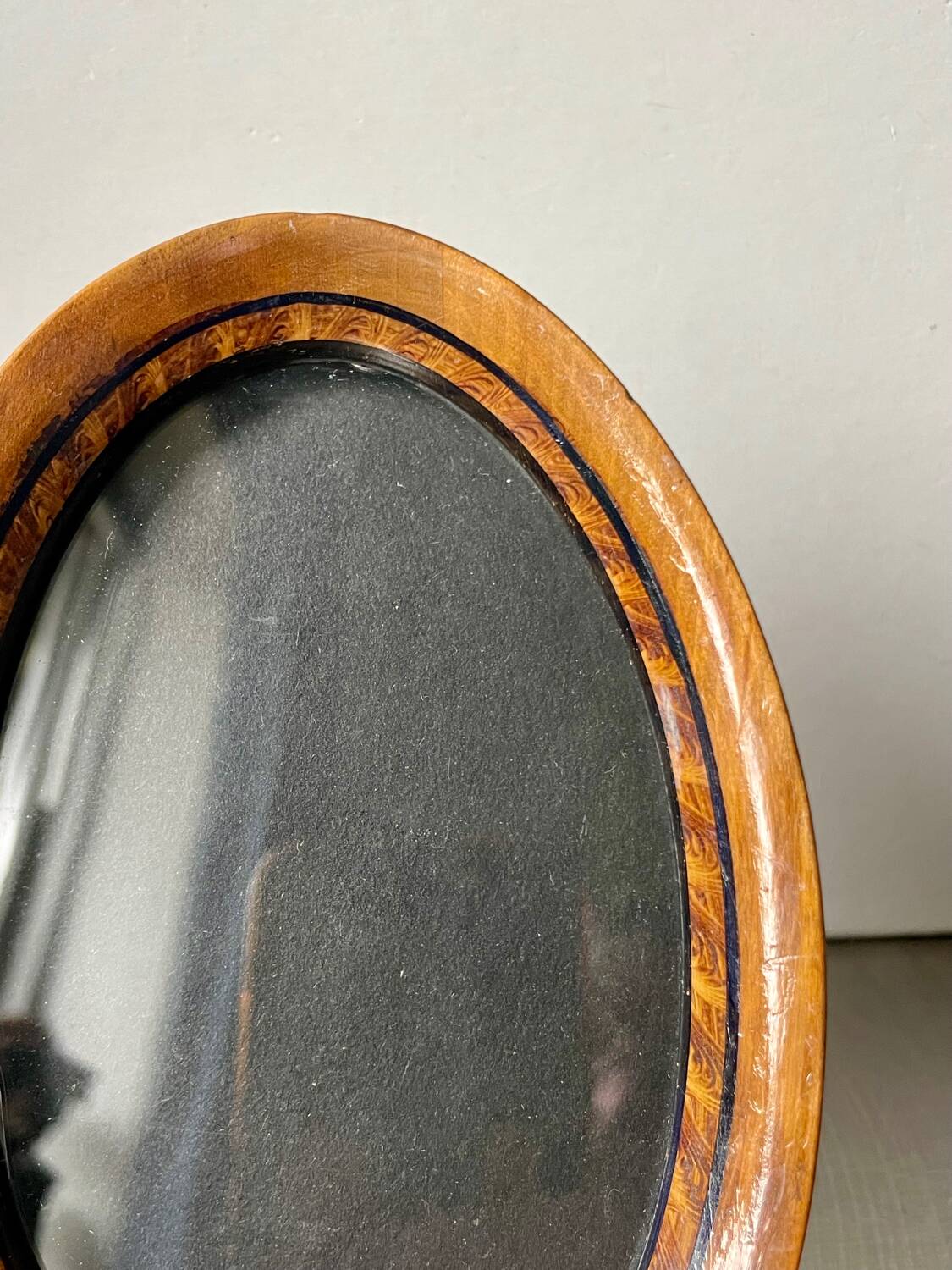 Antique Oval wooden frame with intarsia inlay 15.5 cm x 10 cm