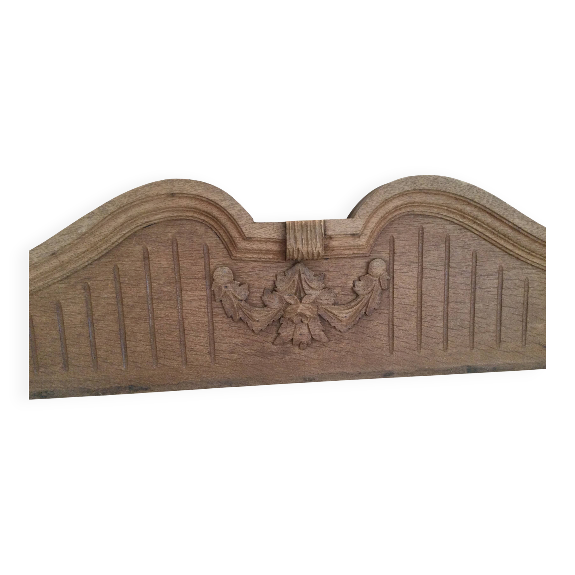 Fronton ancien en chêne