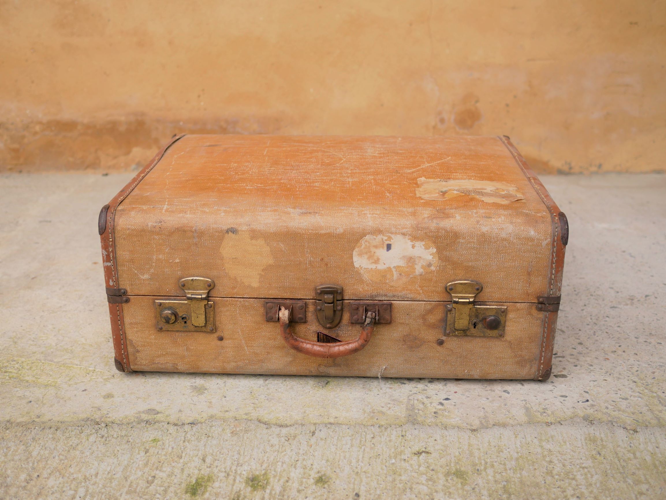 Yellow vintage case
