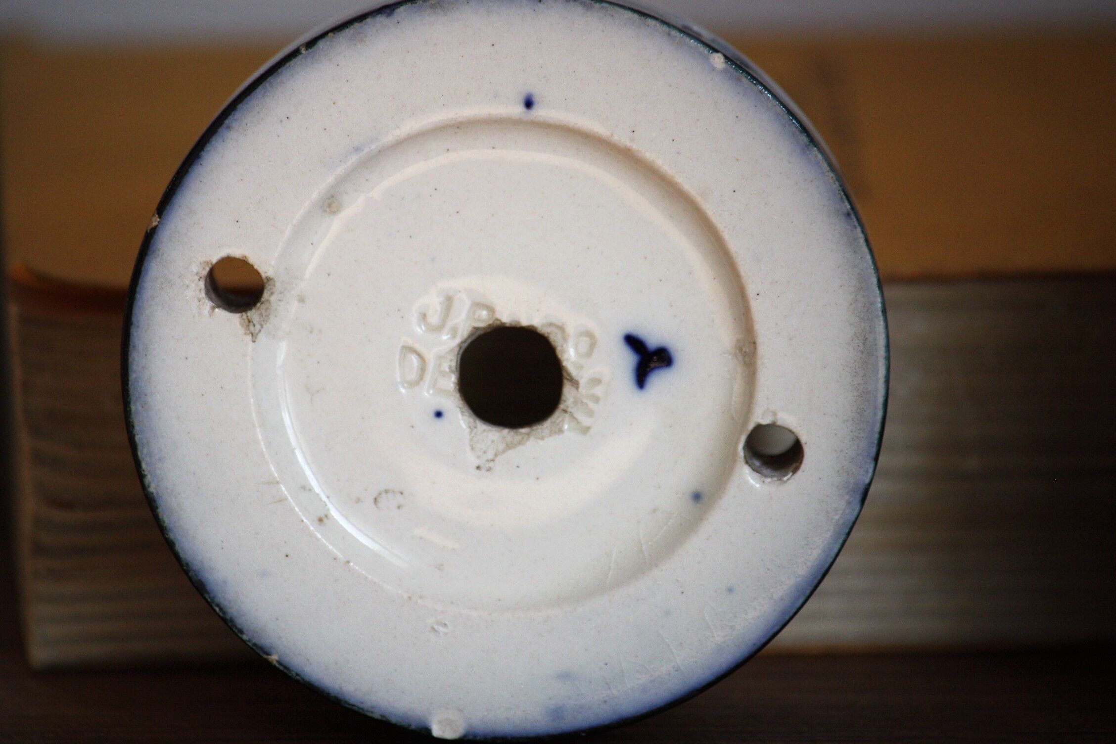 Interrupteur en porcelaine décorée