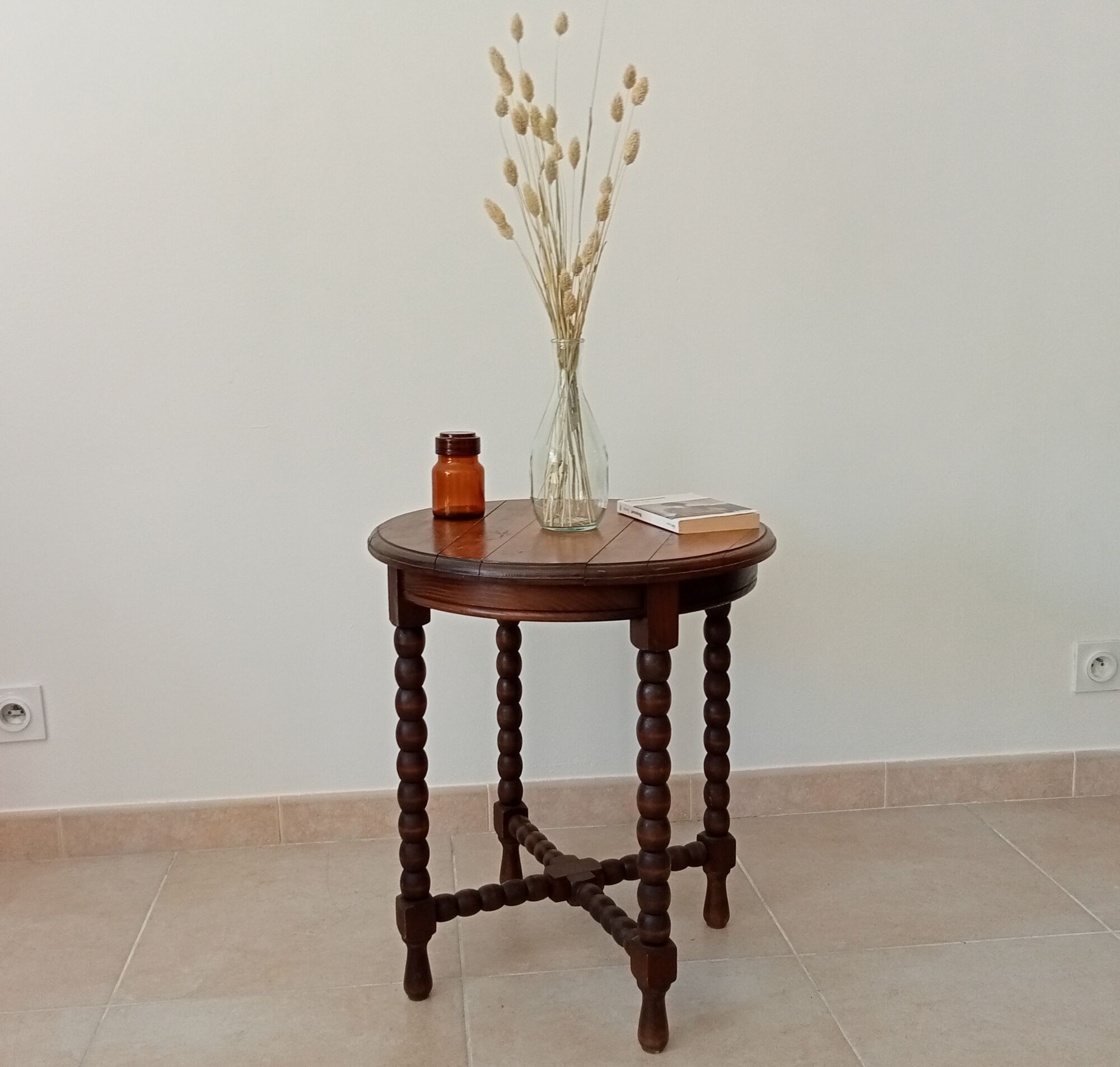 Side table from the 40s/50s in turned wood, Louis XIII style