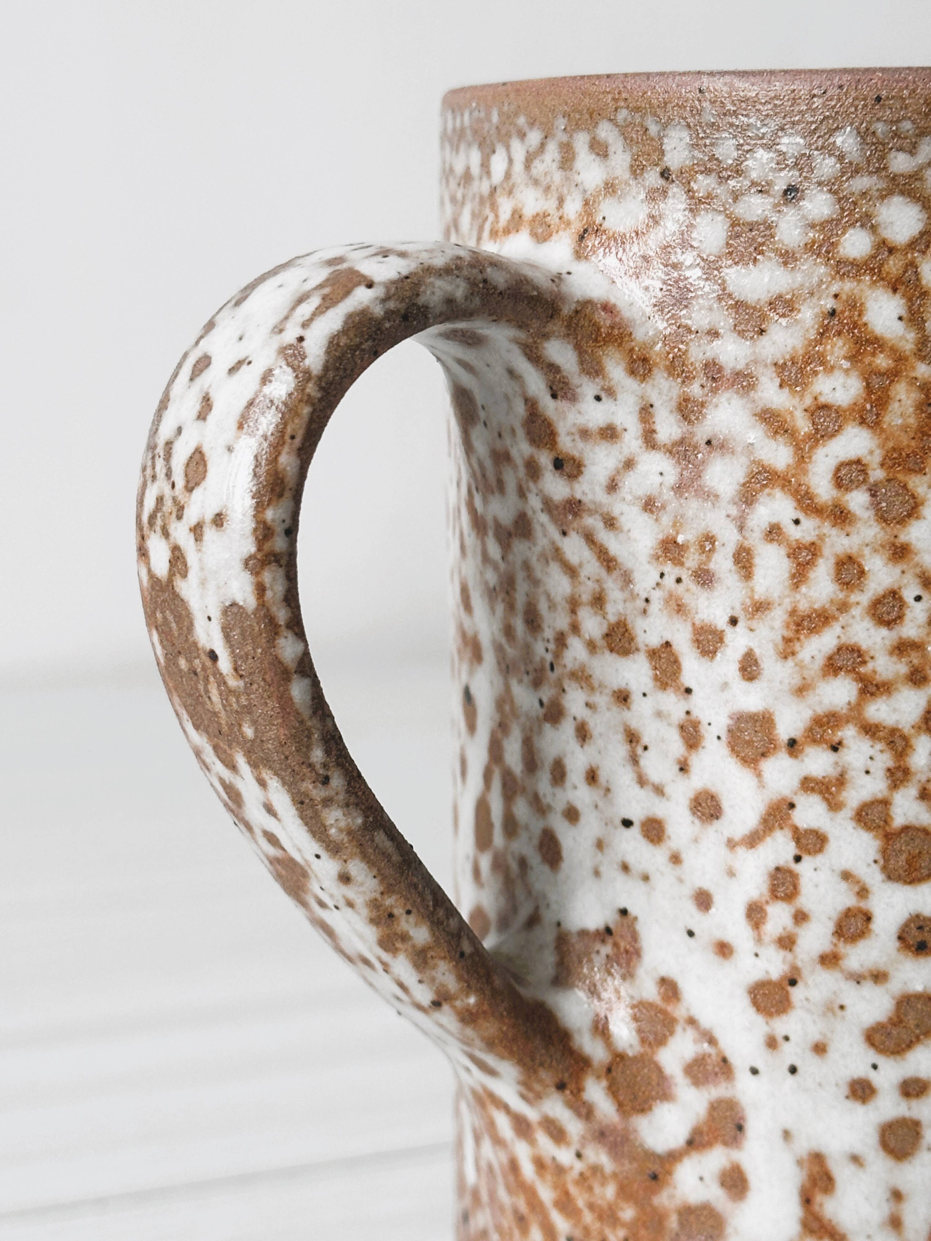 Ceramic mug.