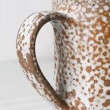 Ceramic mug.