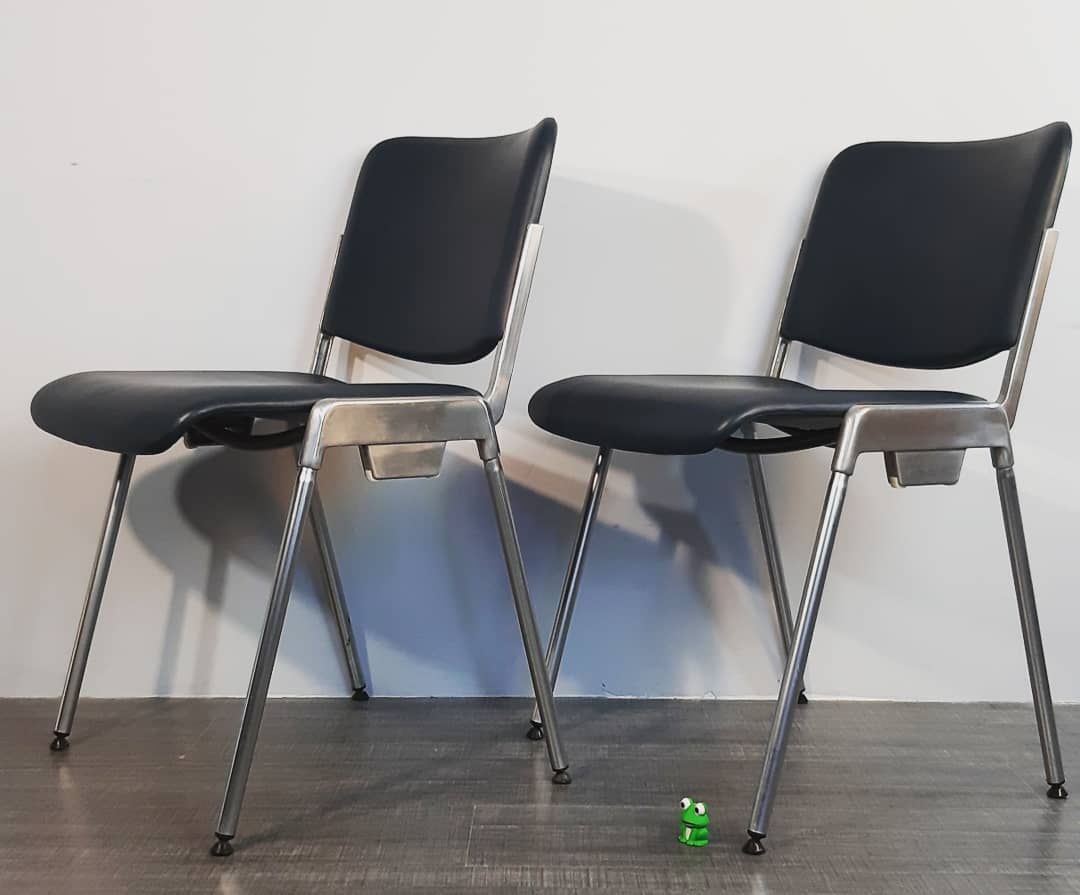 Set 5 chairs stackable Mauser in aluminium and leather, vintage 1960