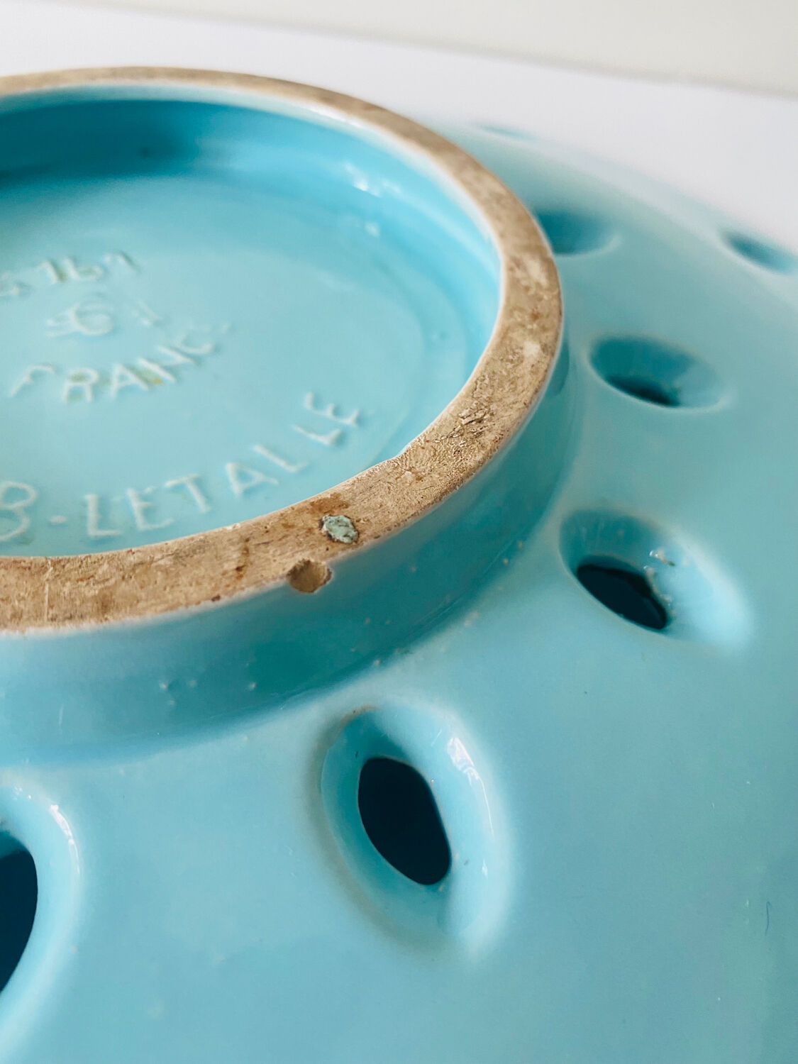 Cut signed Blanche Letalle