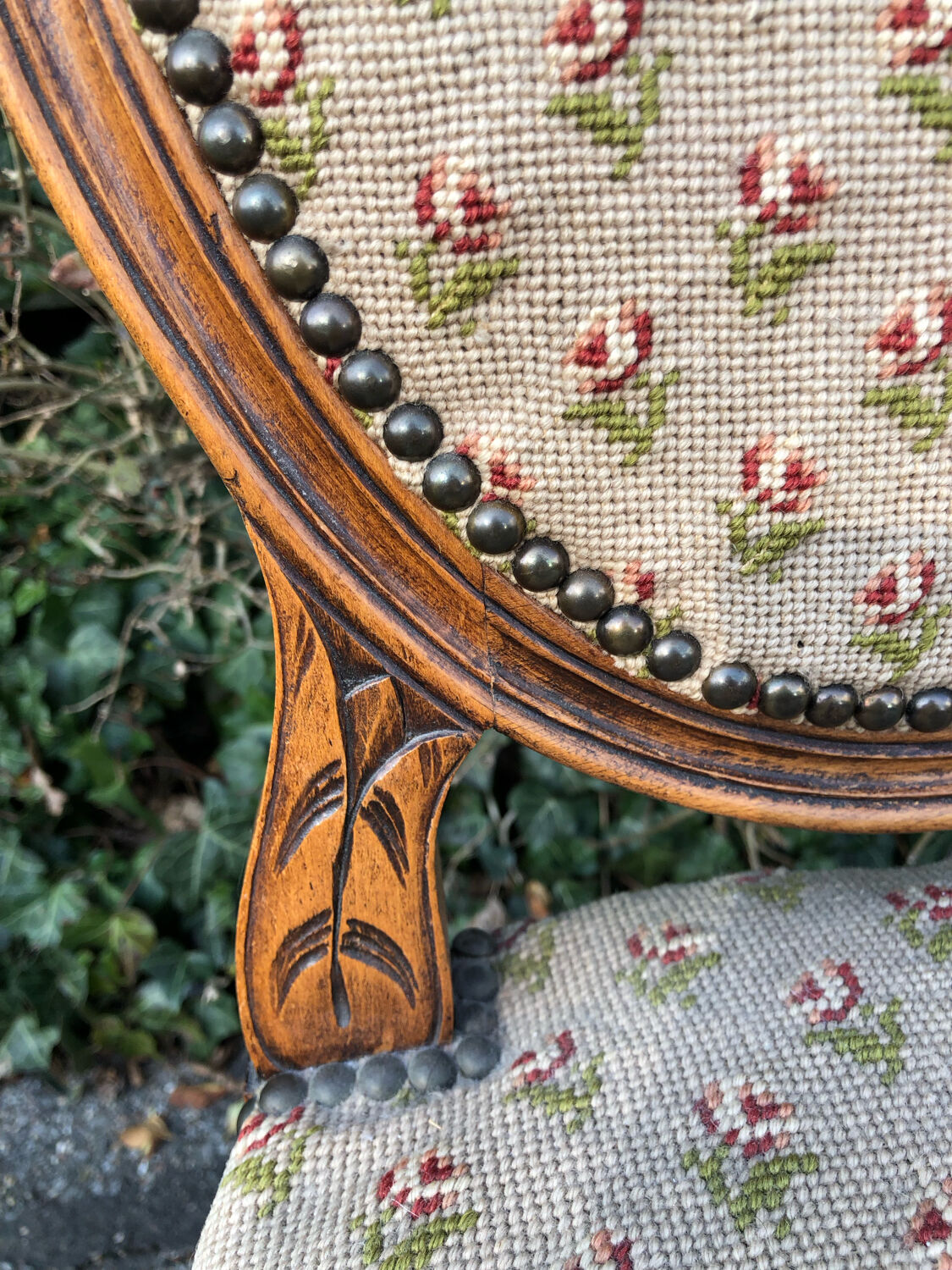 Children's chair medallion