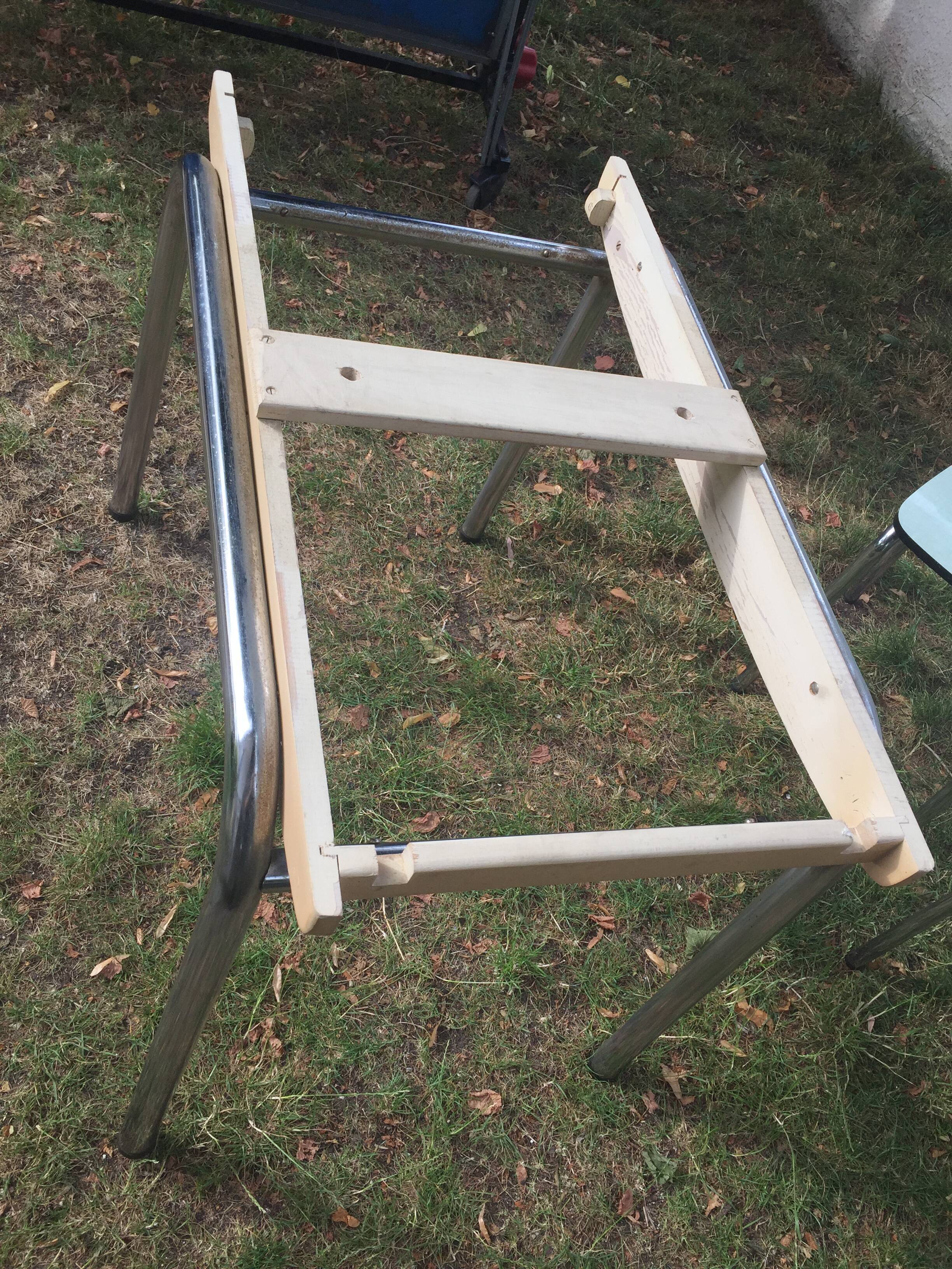 Table and 4 green water formica chairs 60's