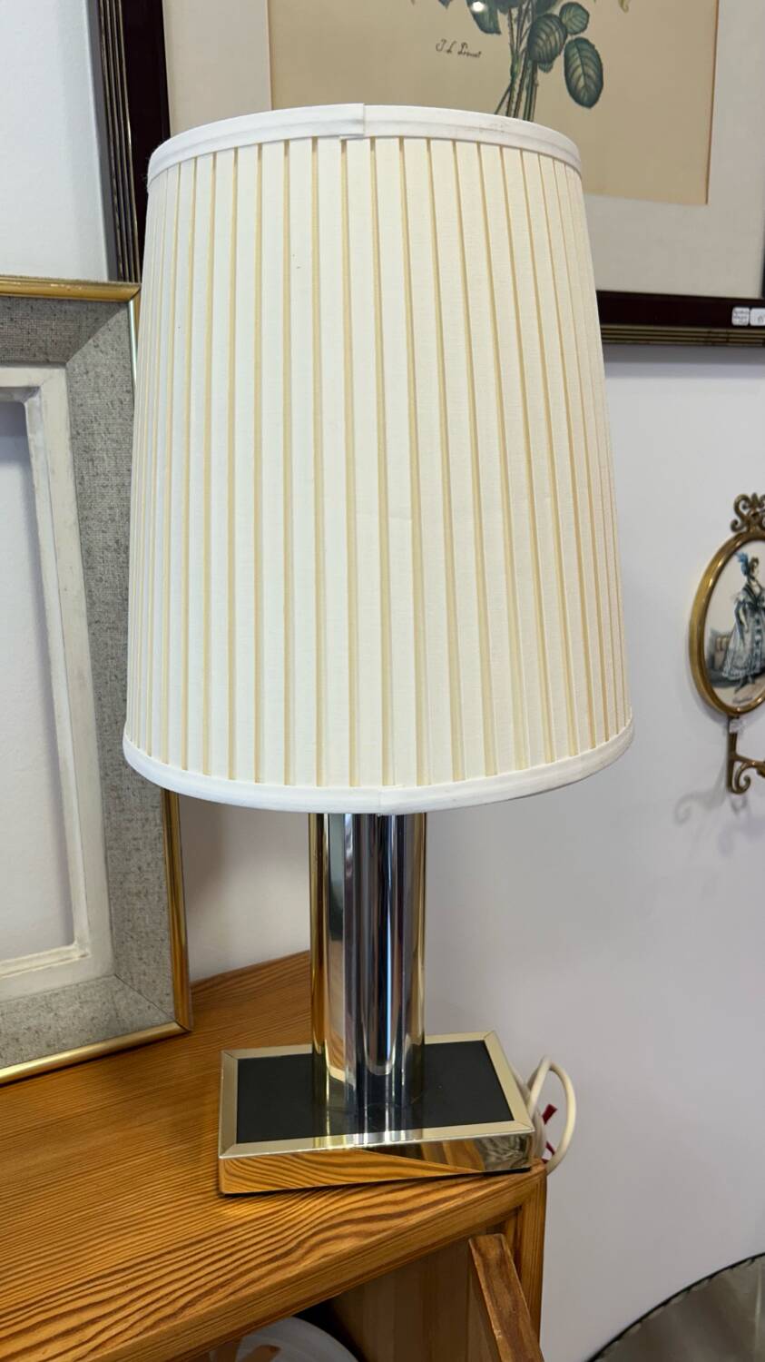 Robert de Schuytener pleated lamp