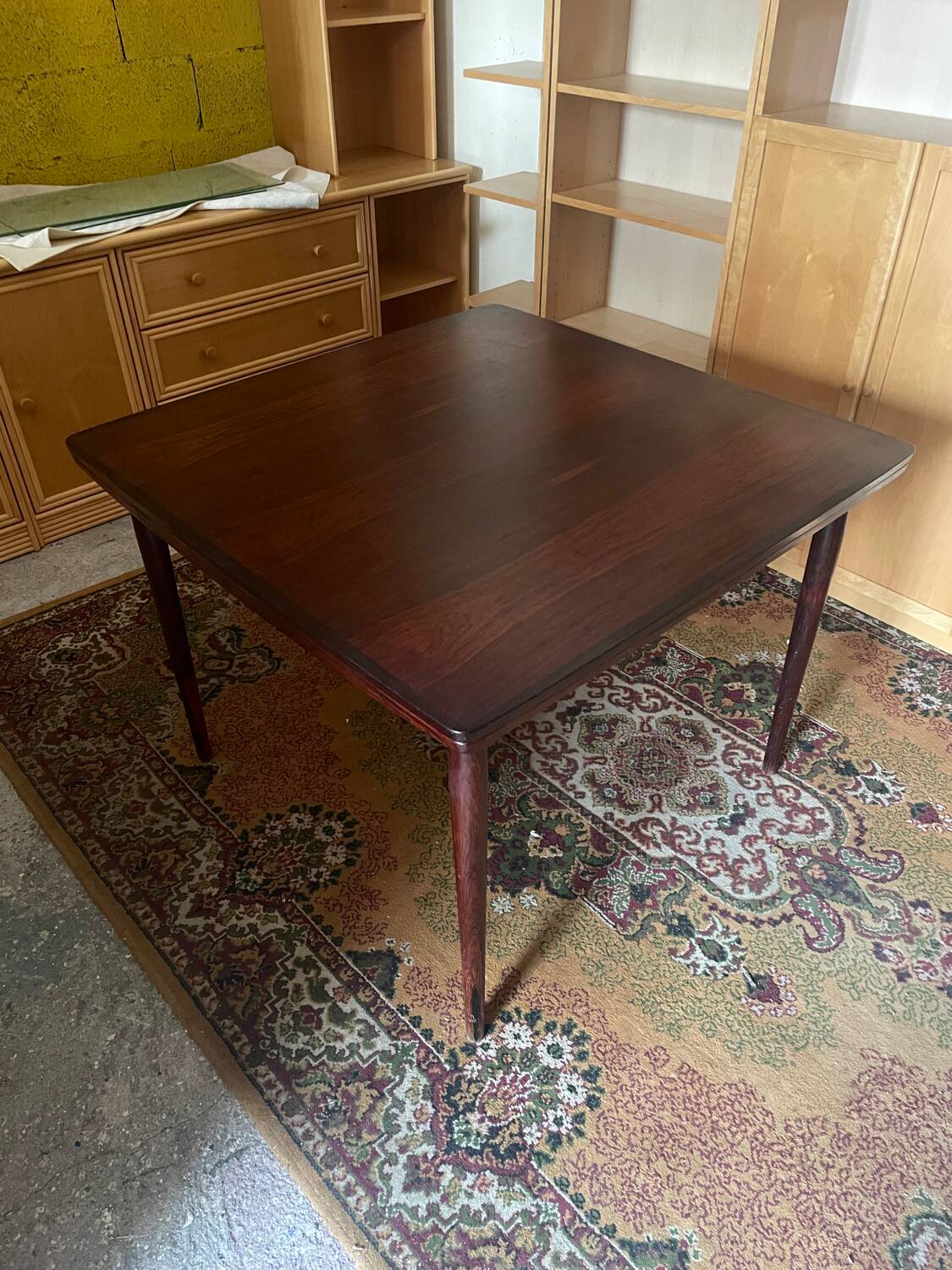 Mobel extendable Scandinavian dining table