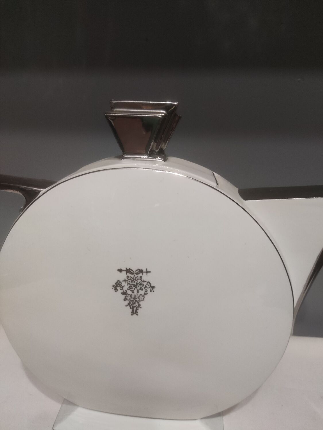 Czech Art Deco porcelain teapot Victoria