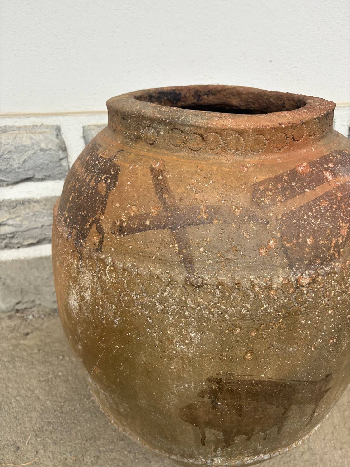 Old oil jar, Spain, Tinaja, 18th century.