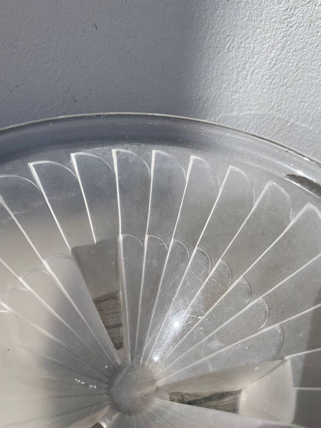 Coupe Art Déco en verre dépoli