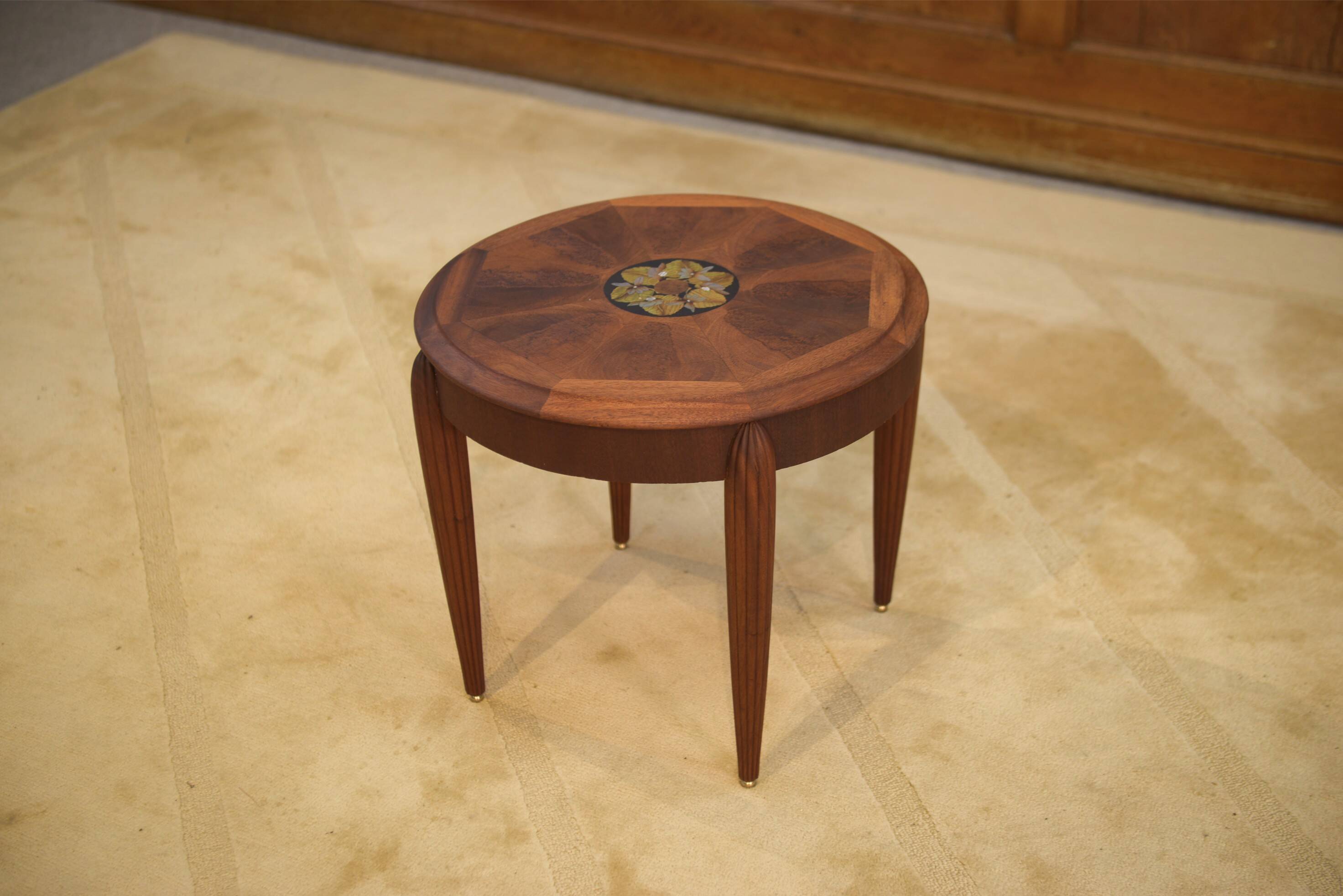 Mahogany gueridon with marquetry attributed to Maurice Dufrêne, 1930s.