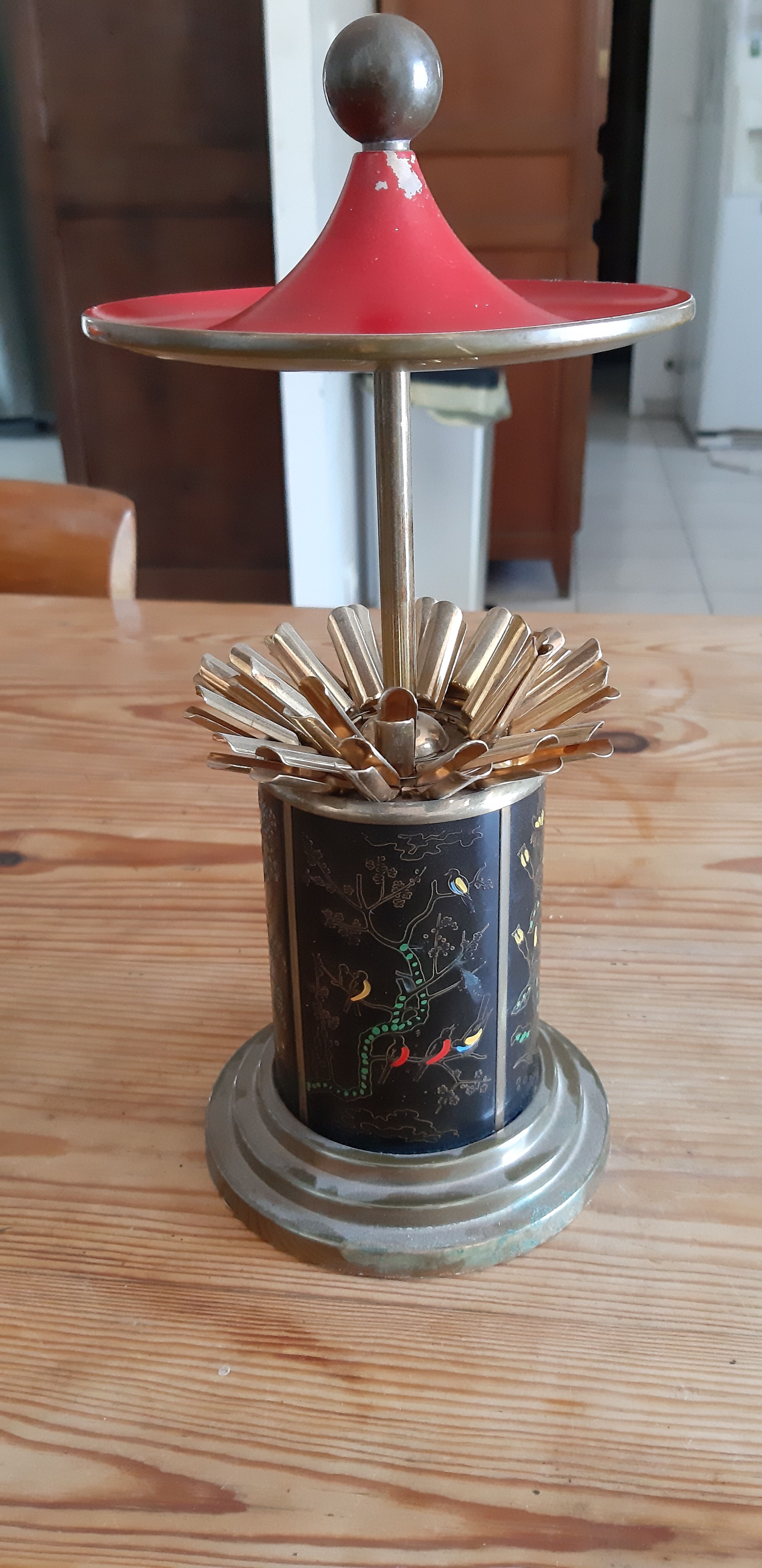 Cigarettes holder vintage metal enamelled