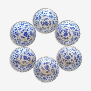 6 blue and white ceramic cups