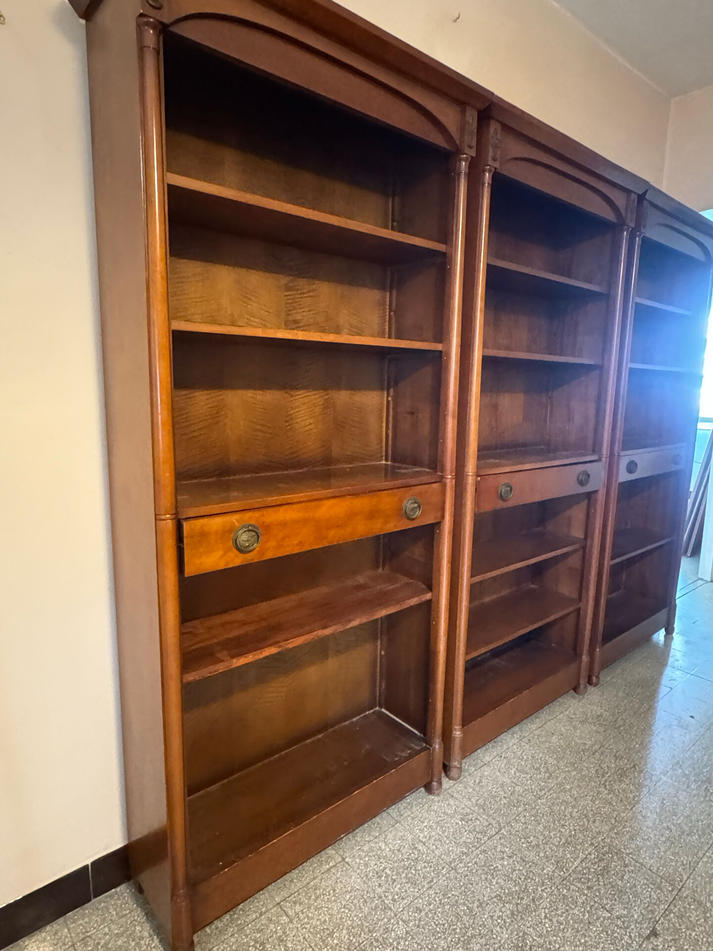 Bibliothèque ouverte en 3 pans style directoire