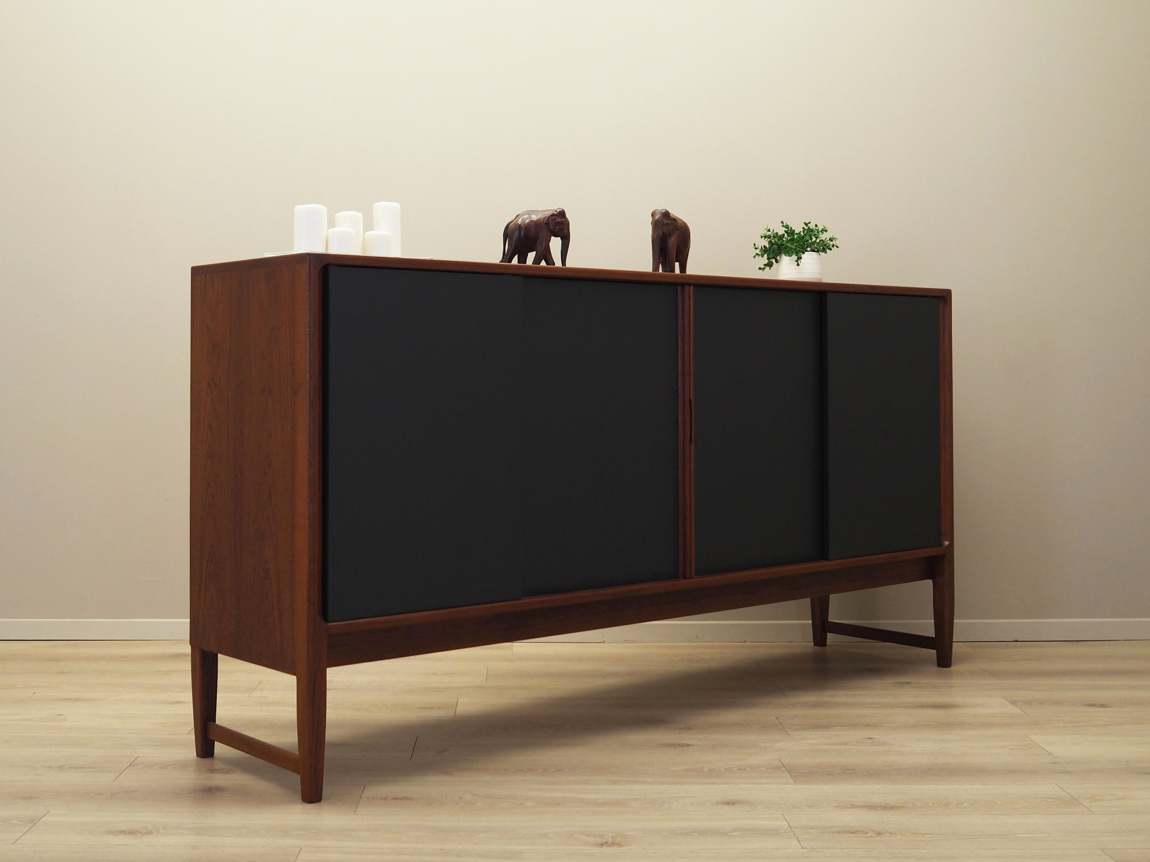 Enfilade en teck, design danois, années 1970, production: danemark