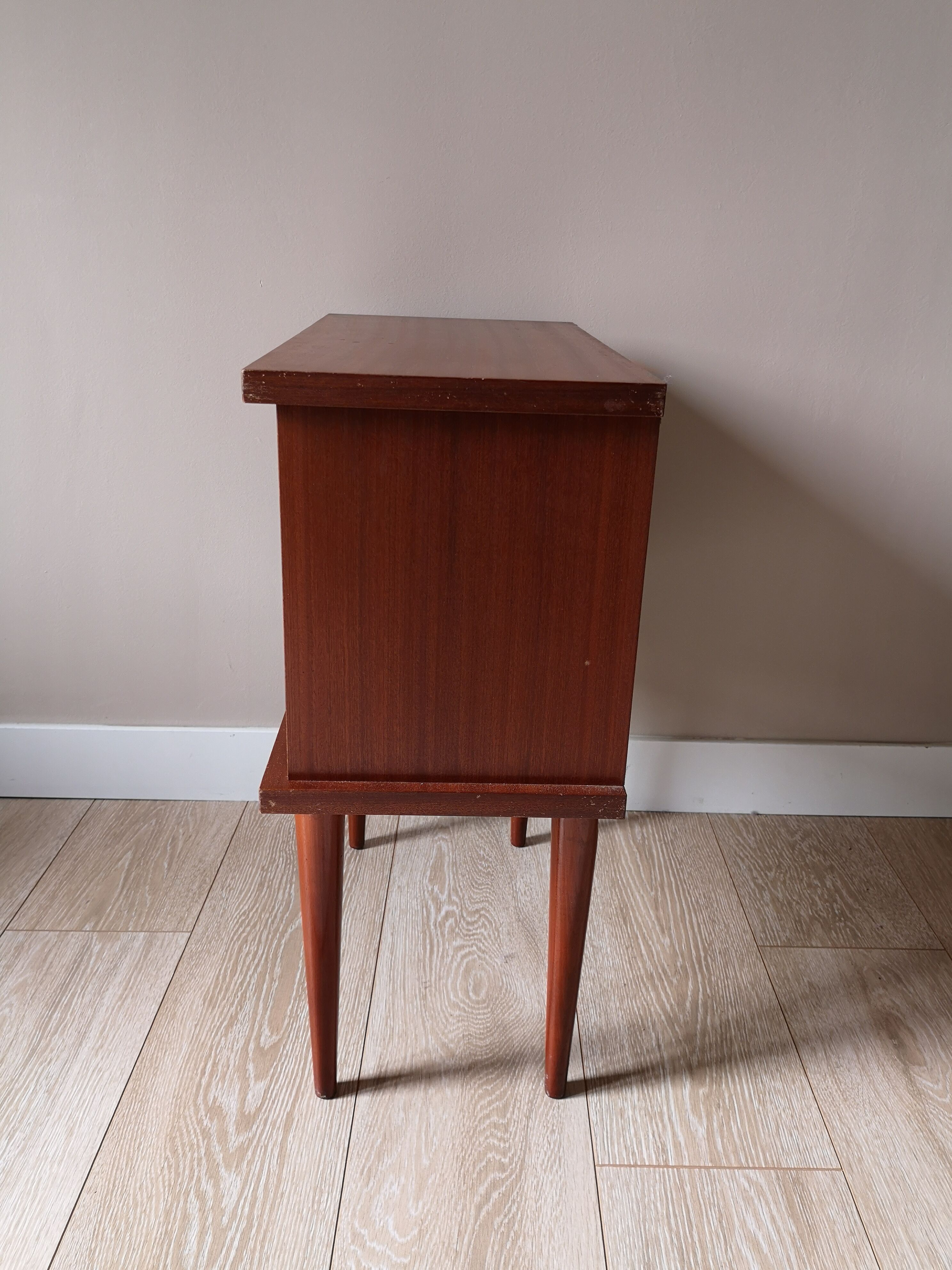 Paire de chevets en teck de style scandinave
