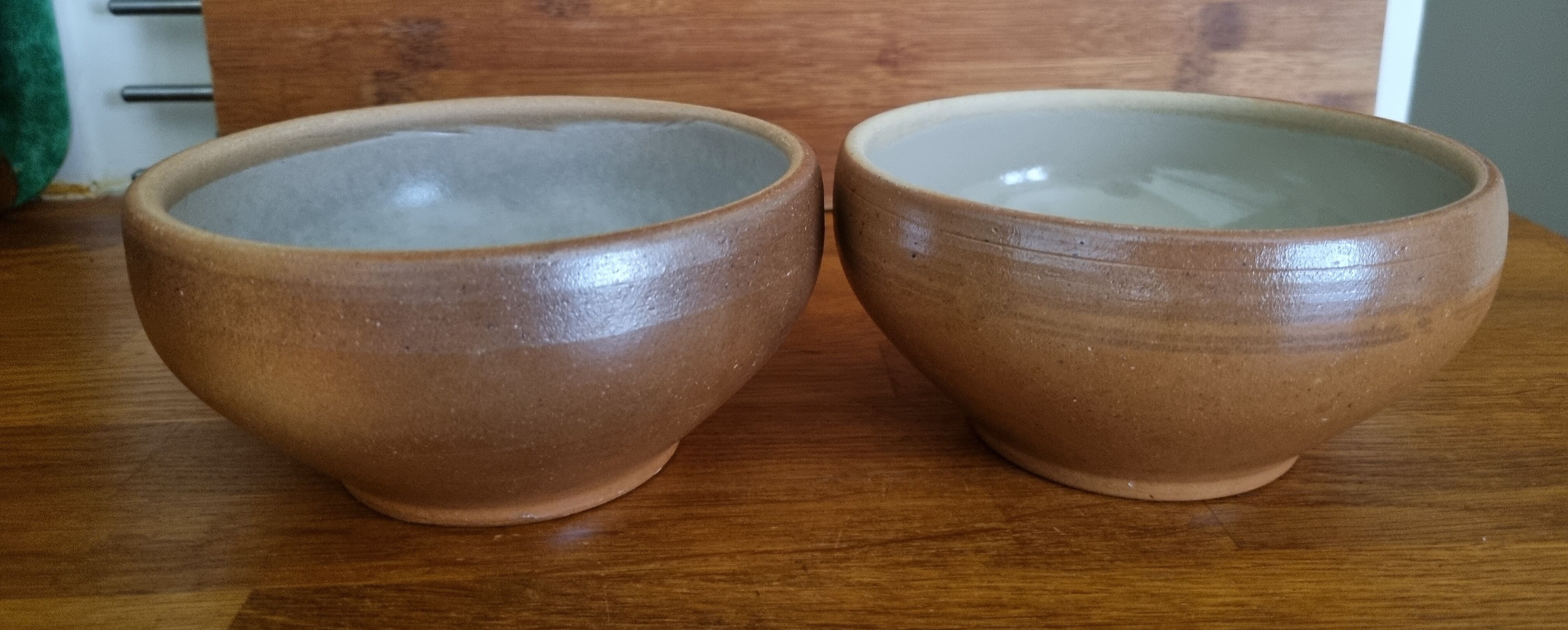 Set of 2 vintage stoneware bowls No. 1