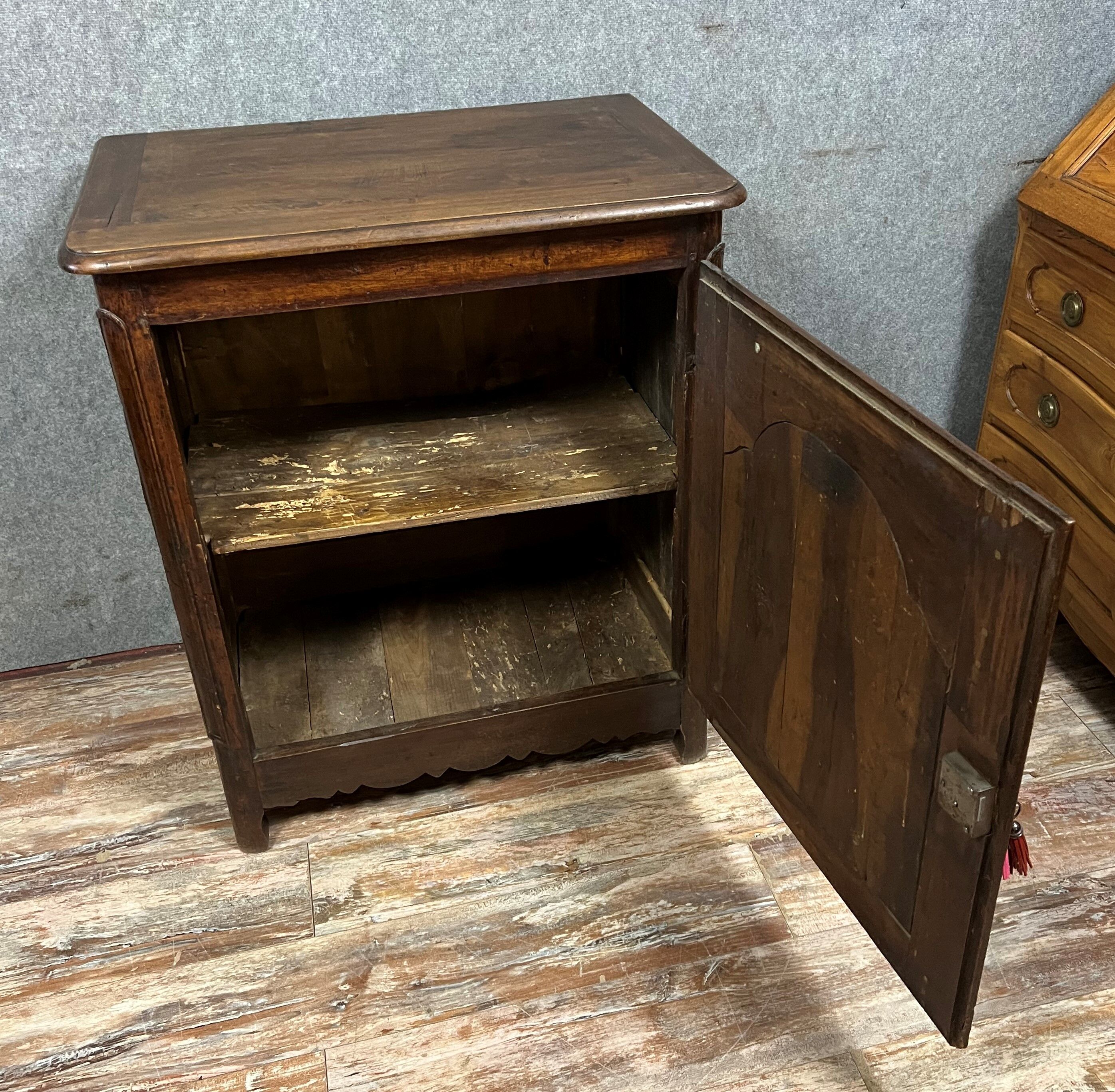 Rustic jam maker cabinet louis XV in walnut