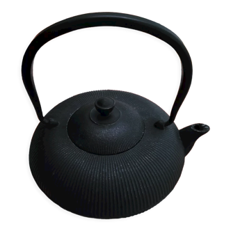 Théière en fonte
