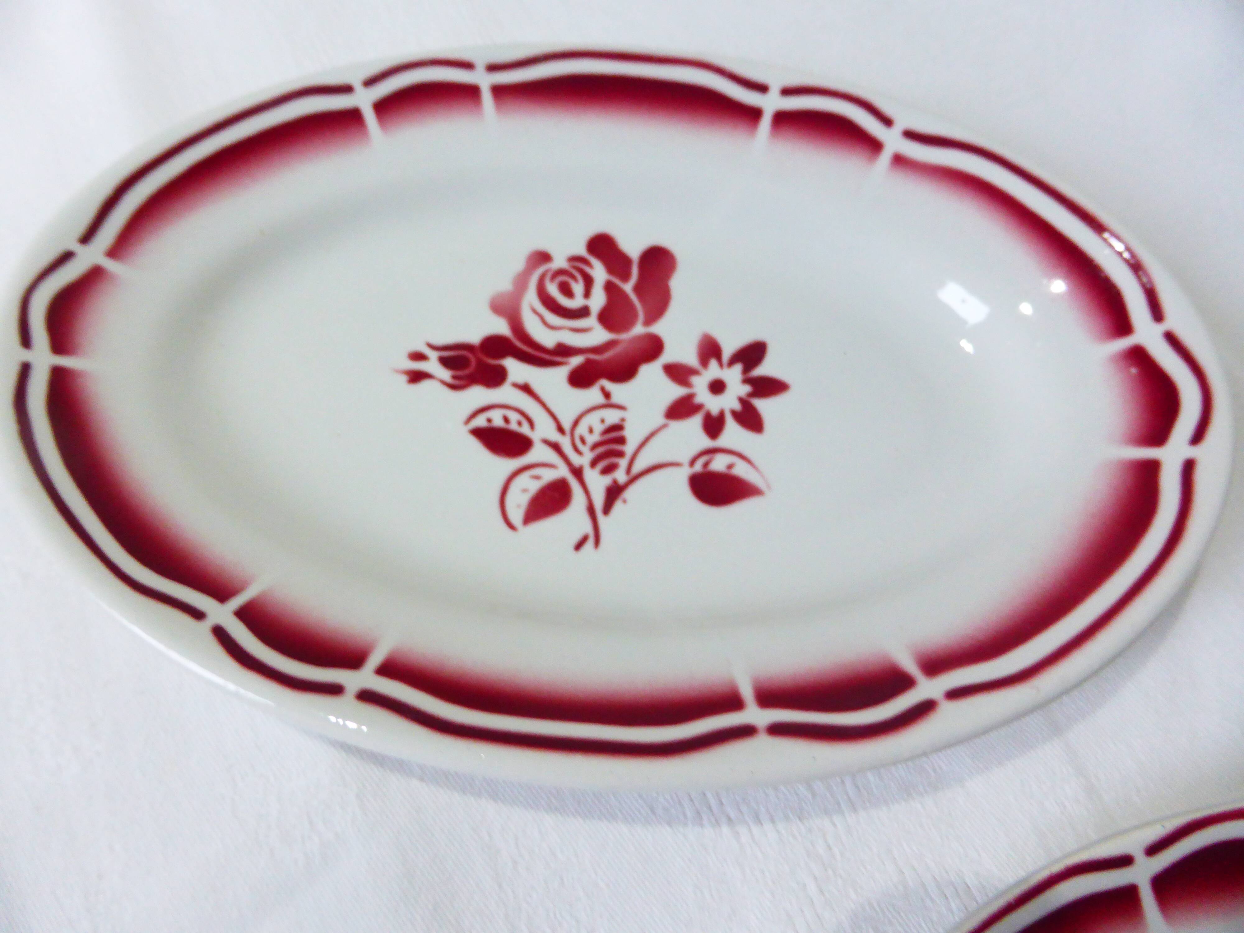 2 vintage porcelain saucers 210161