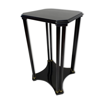 Seccesion side table