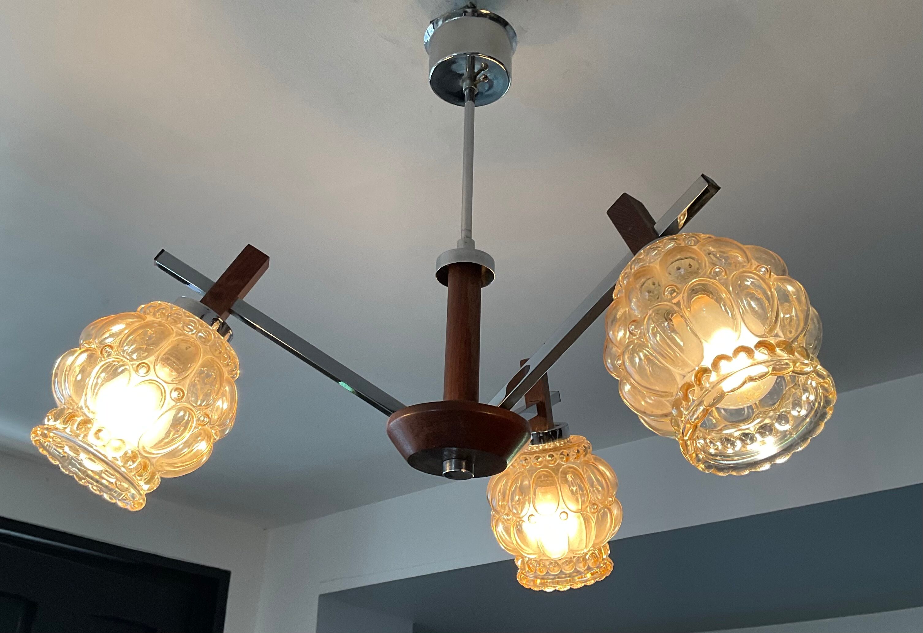 Lustre scandinave années 60 en teck et métal chromé