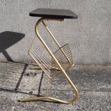 Metal sofa tip and wooden tray