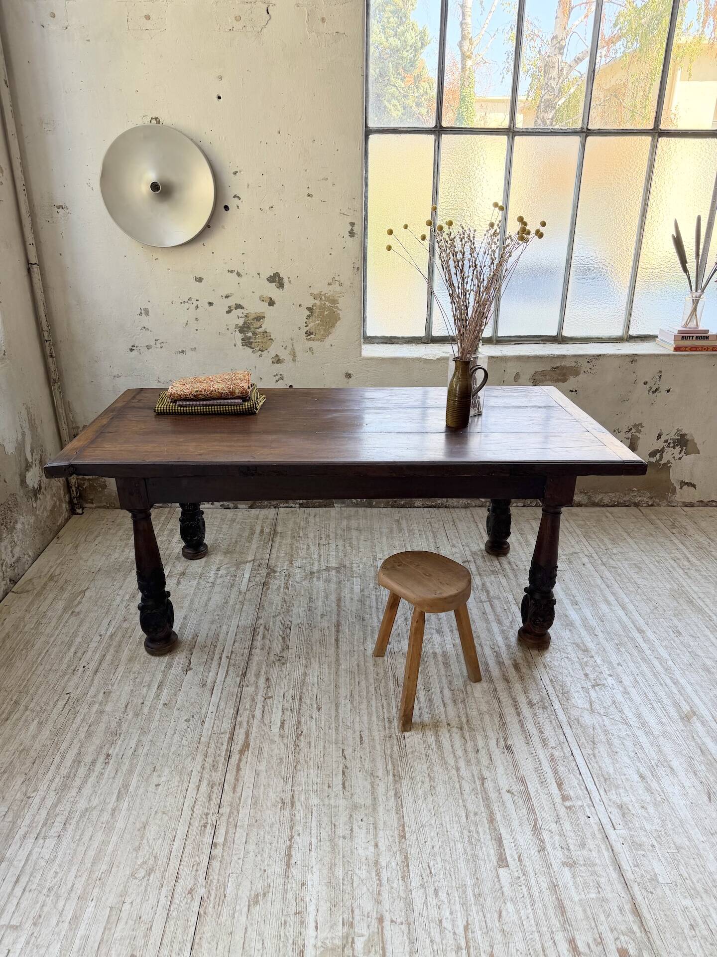 19th-century castle table, carved solid oak, 190cm.