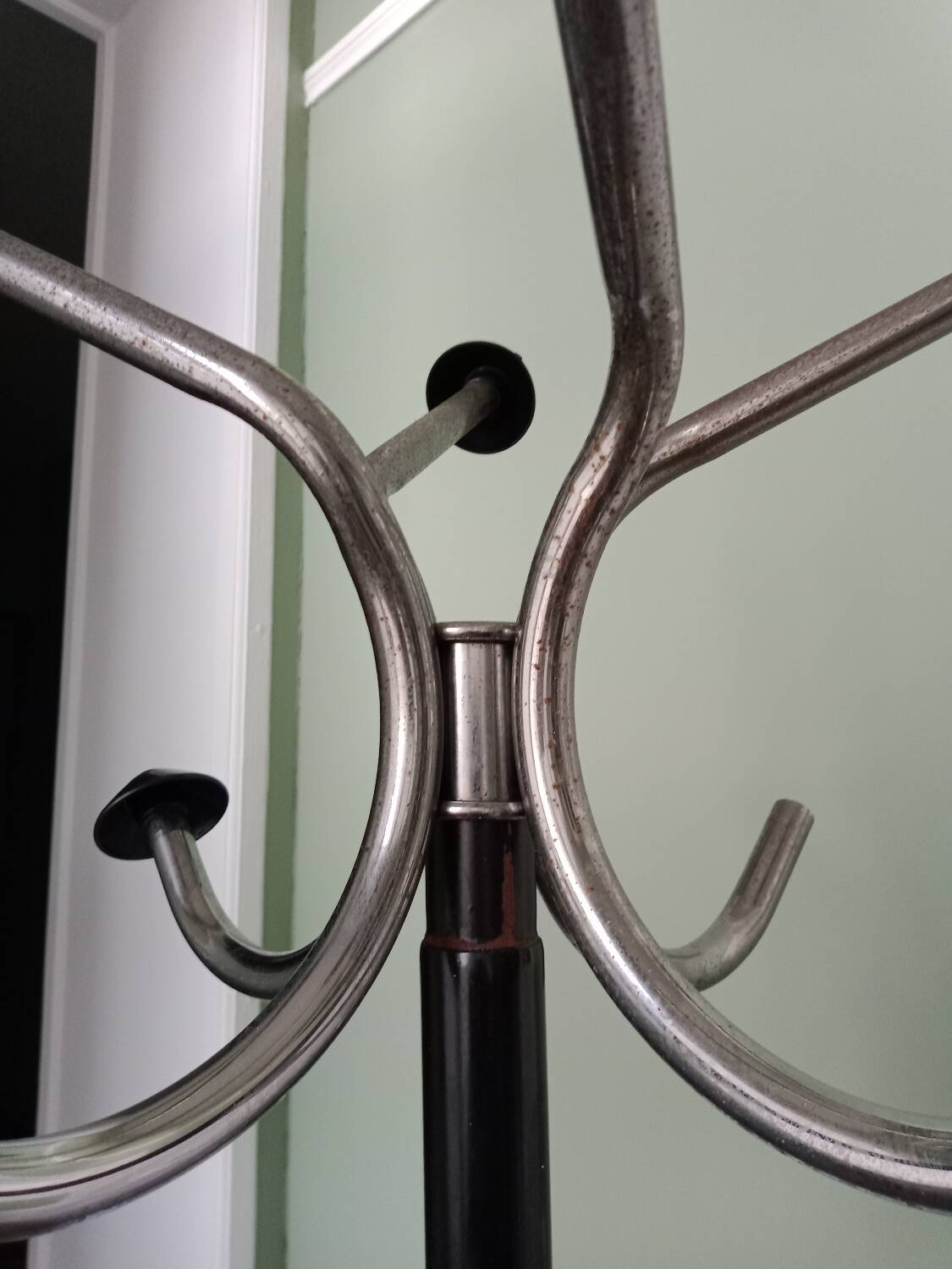 Free-standing coat rack