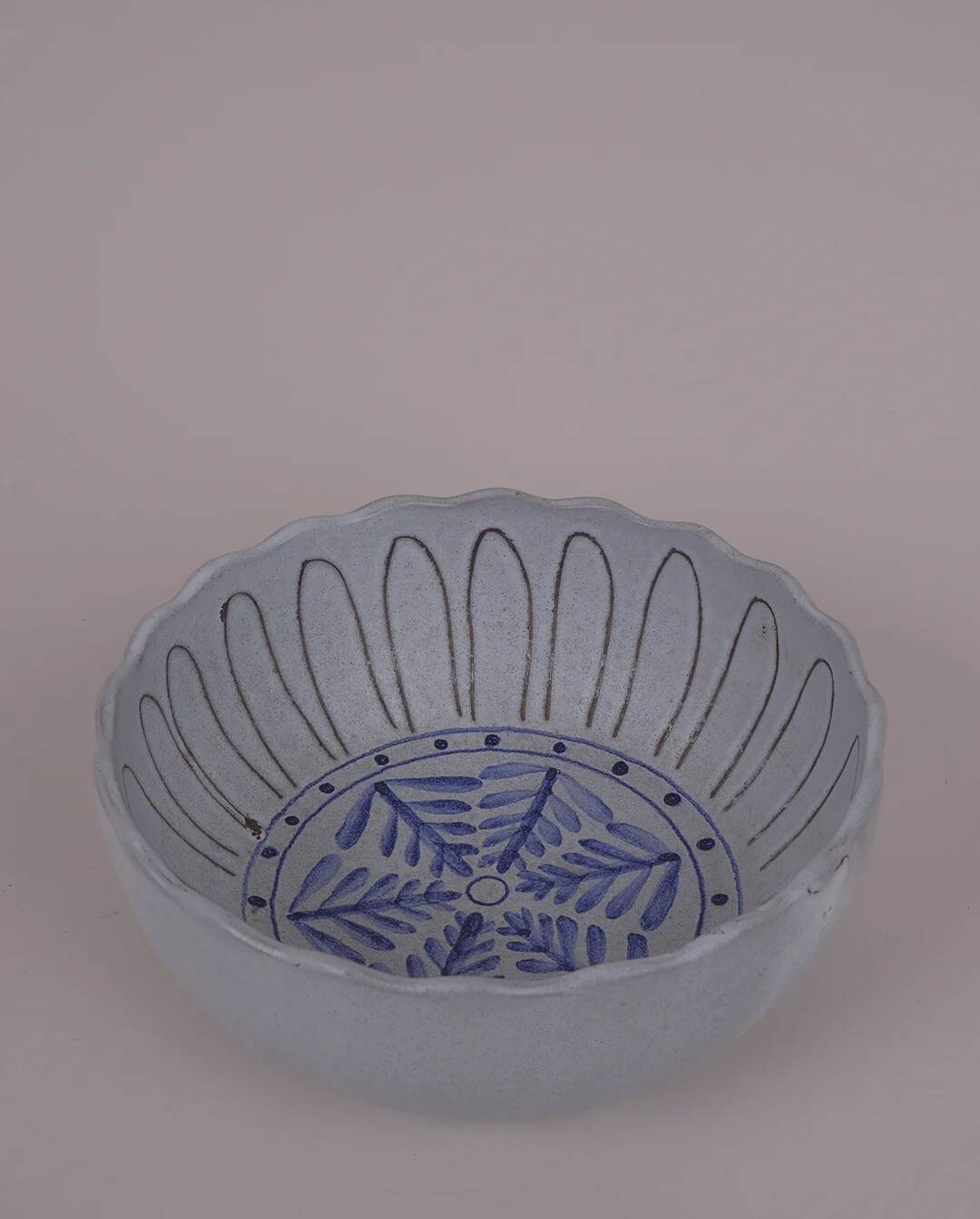 Stoneware salad bowl