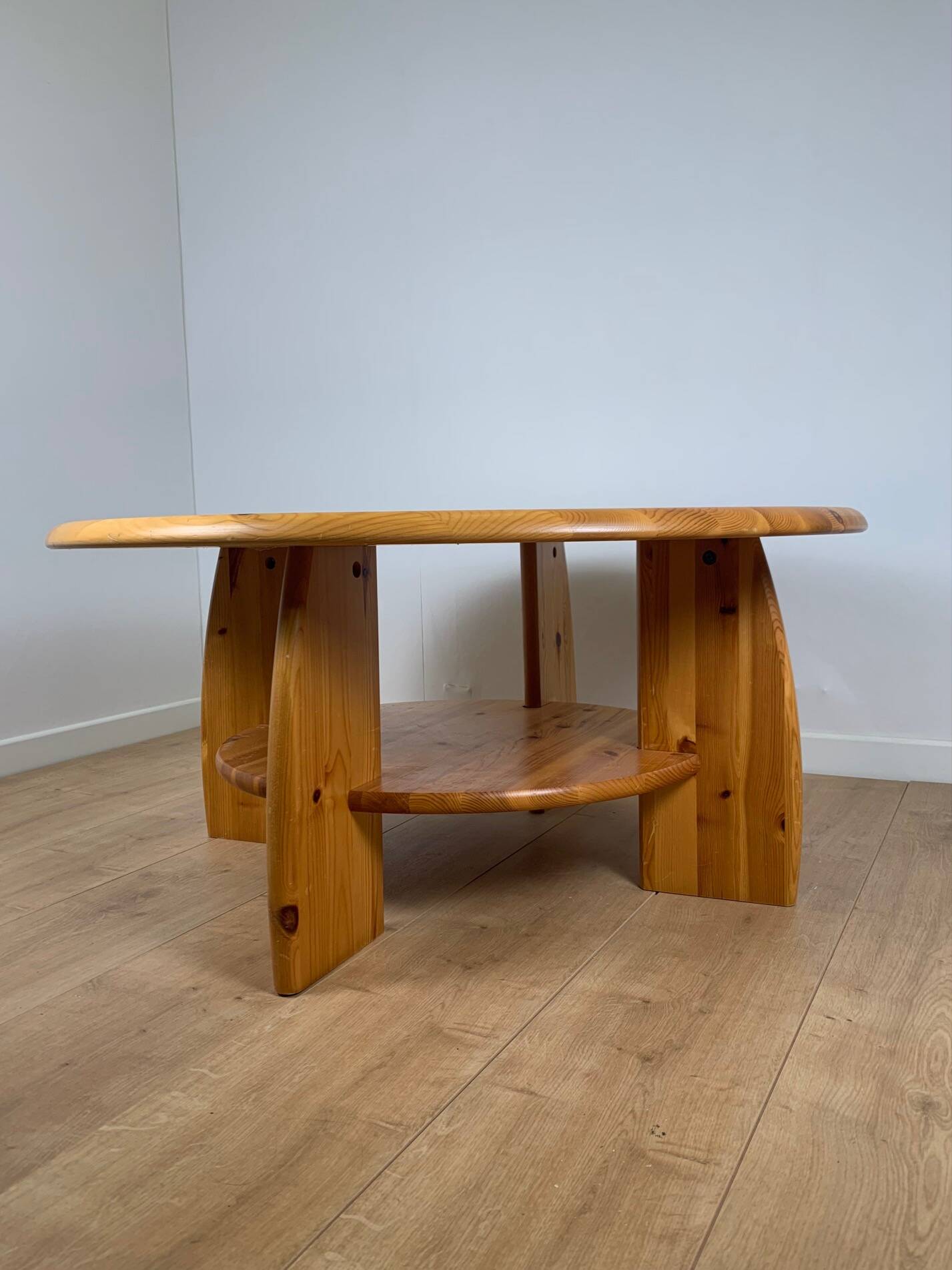 Modernist pine coffee table 1980/90