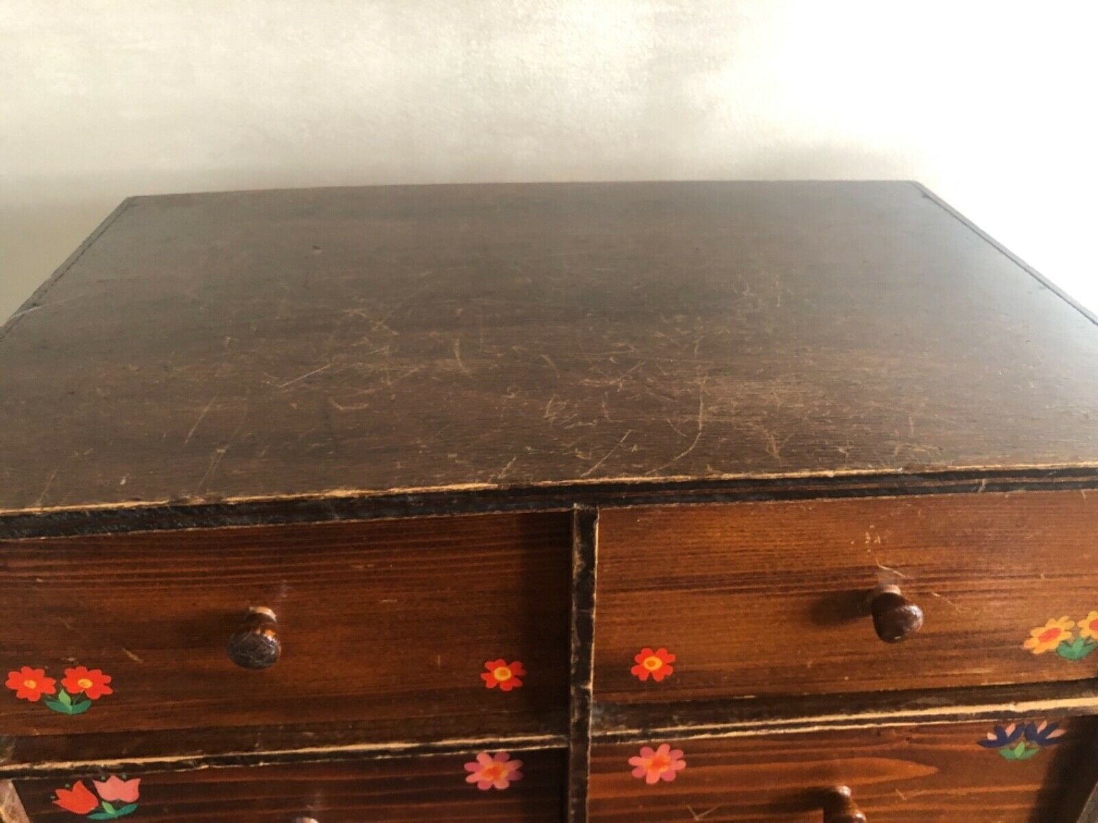 Maison de poupée ou commode en bois à tiroirs vintage