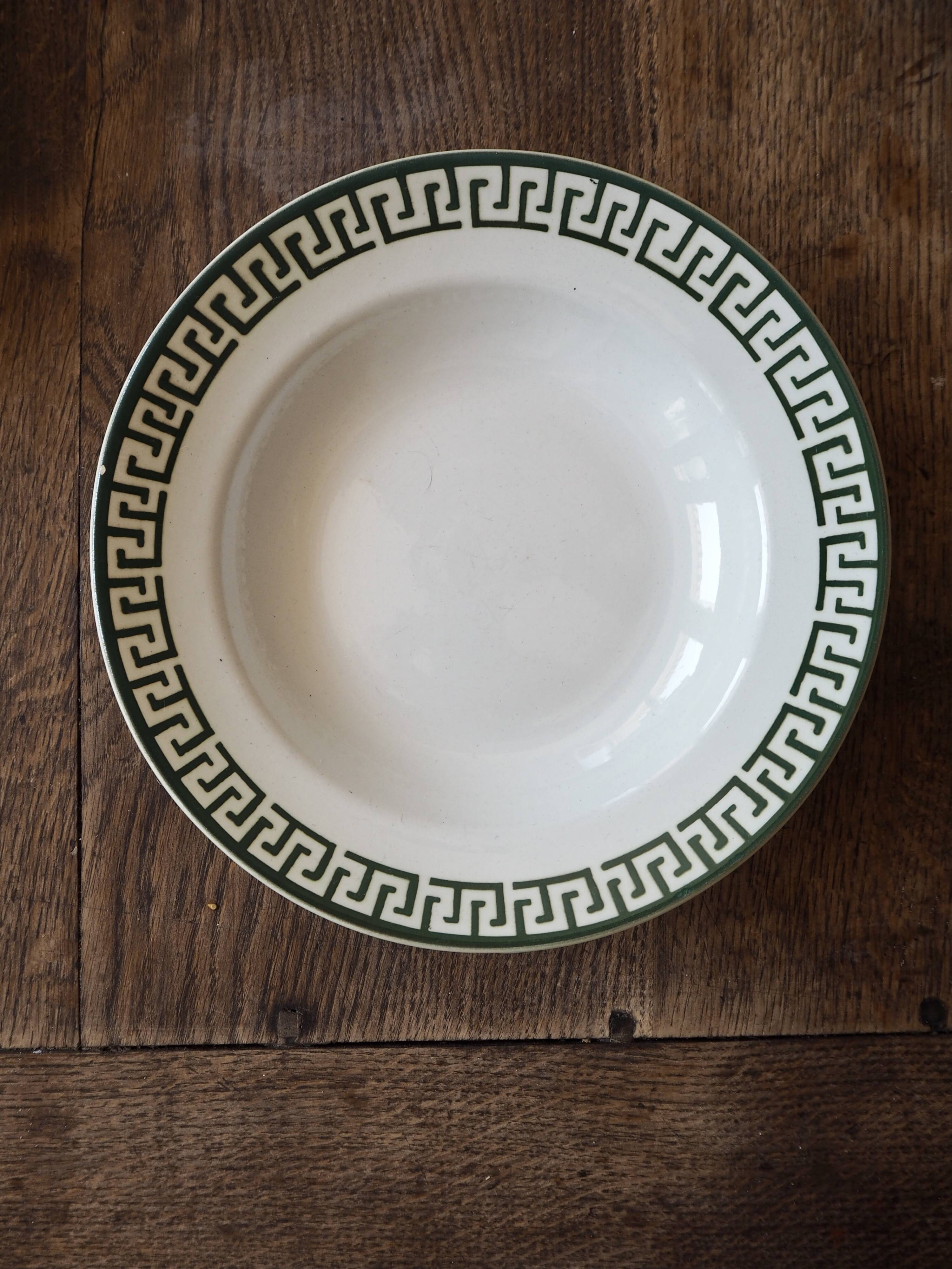 Set of 12 green patterned soup plates, Badonviller earthenware
