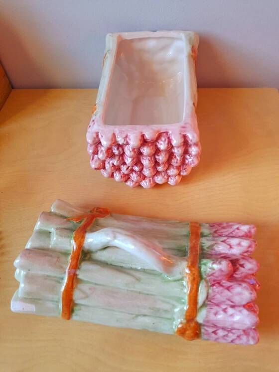 Asparagus service in hand-painted Majolica