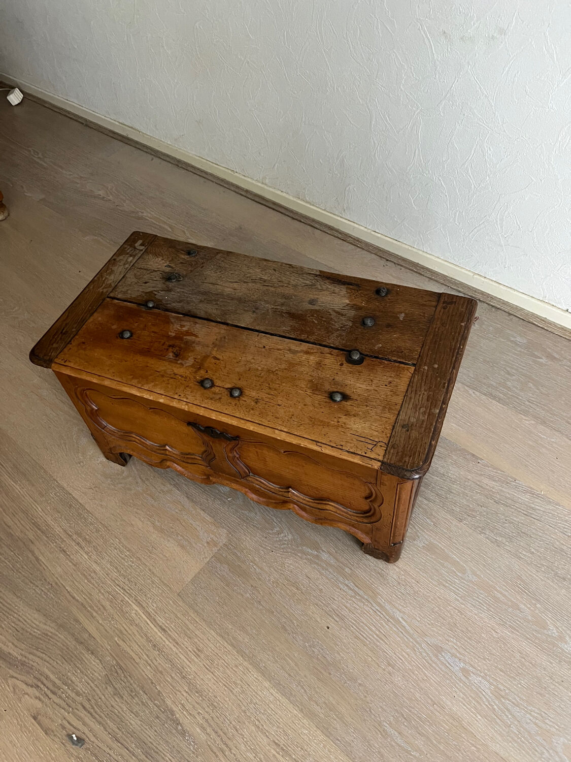 Storage box