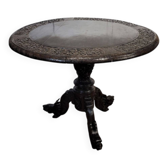 Coffee table, carved padauk wood with dragons, Anglo-Indian, 19th century – India