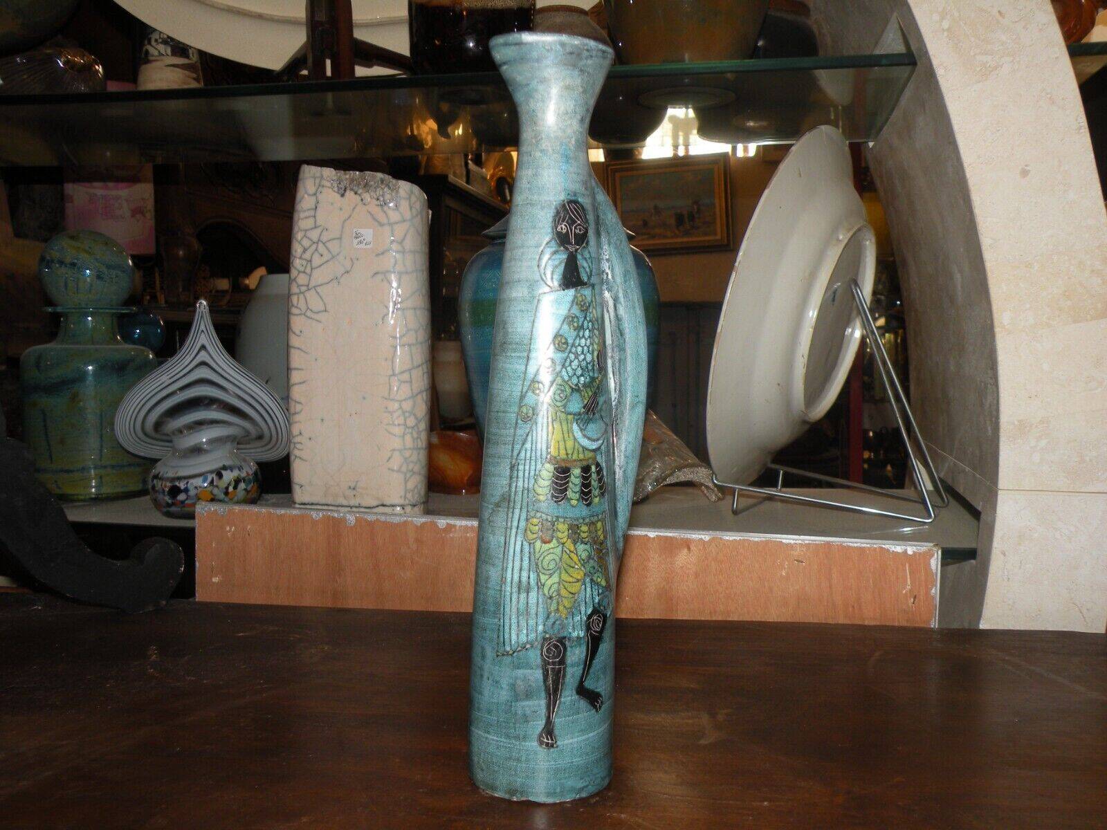 Long ceramic pitcher by jean de lespinasse 1960, l'atelier 55.